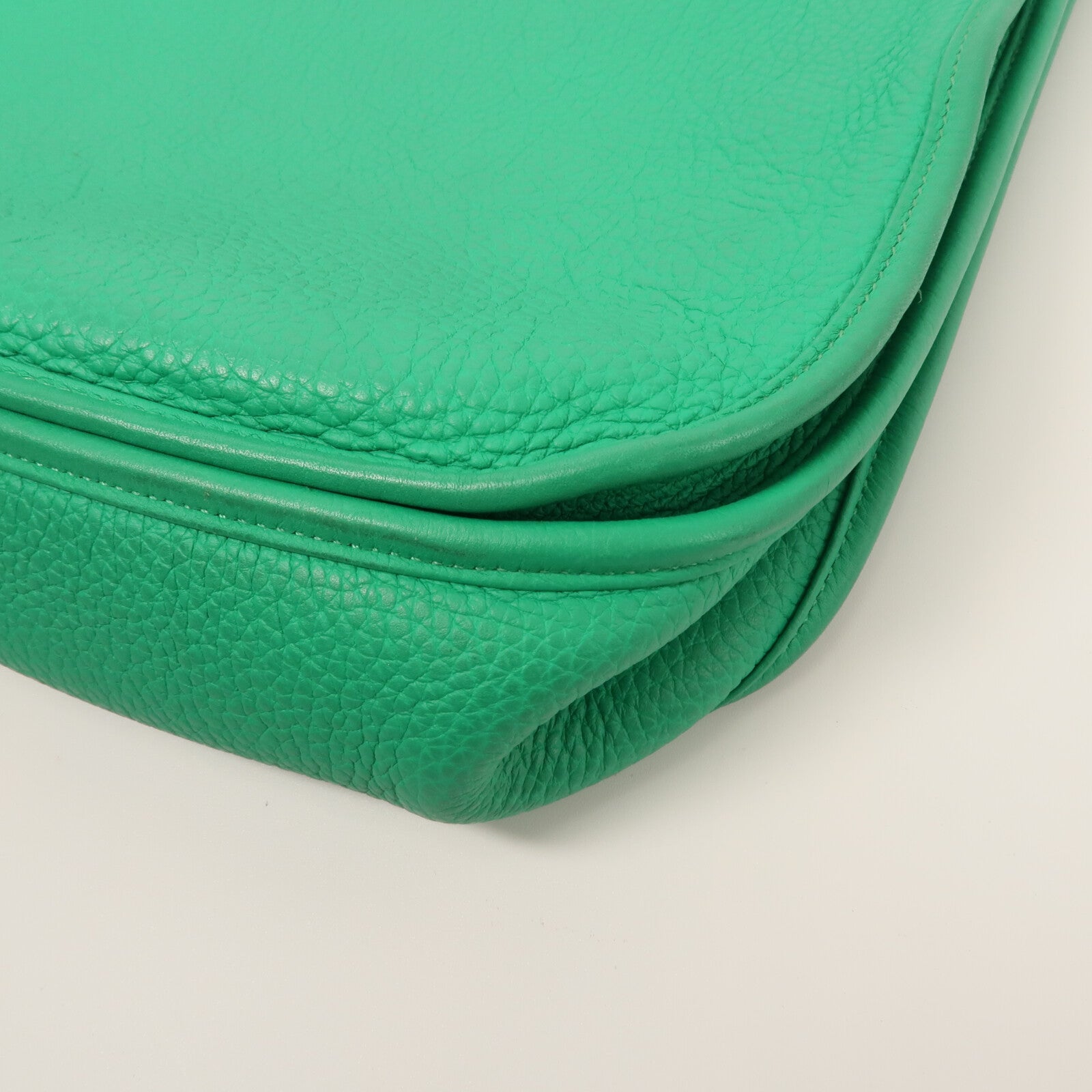 HERMES Togo皮革Evelyne GM肩背袋Bamboo