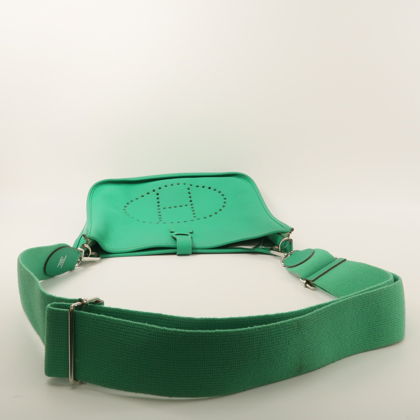 HERMES Togo皮革Evelyne GM肩背袋Bamboo