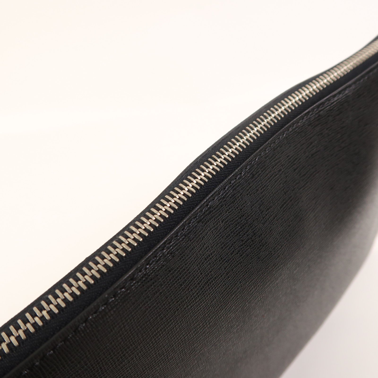 FENDI 牛皮皮革Clutch Bag銀扣手拿包