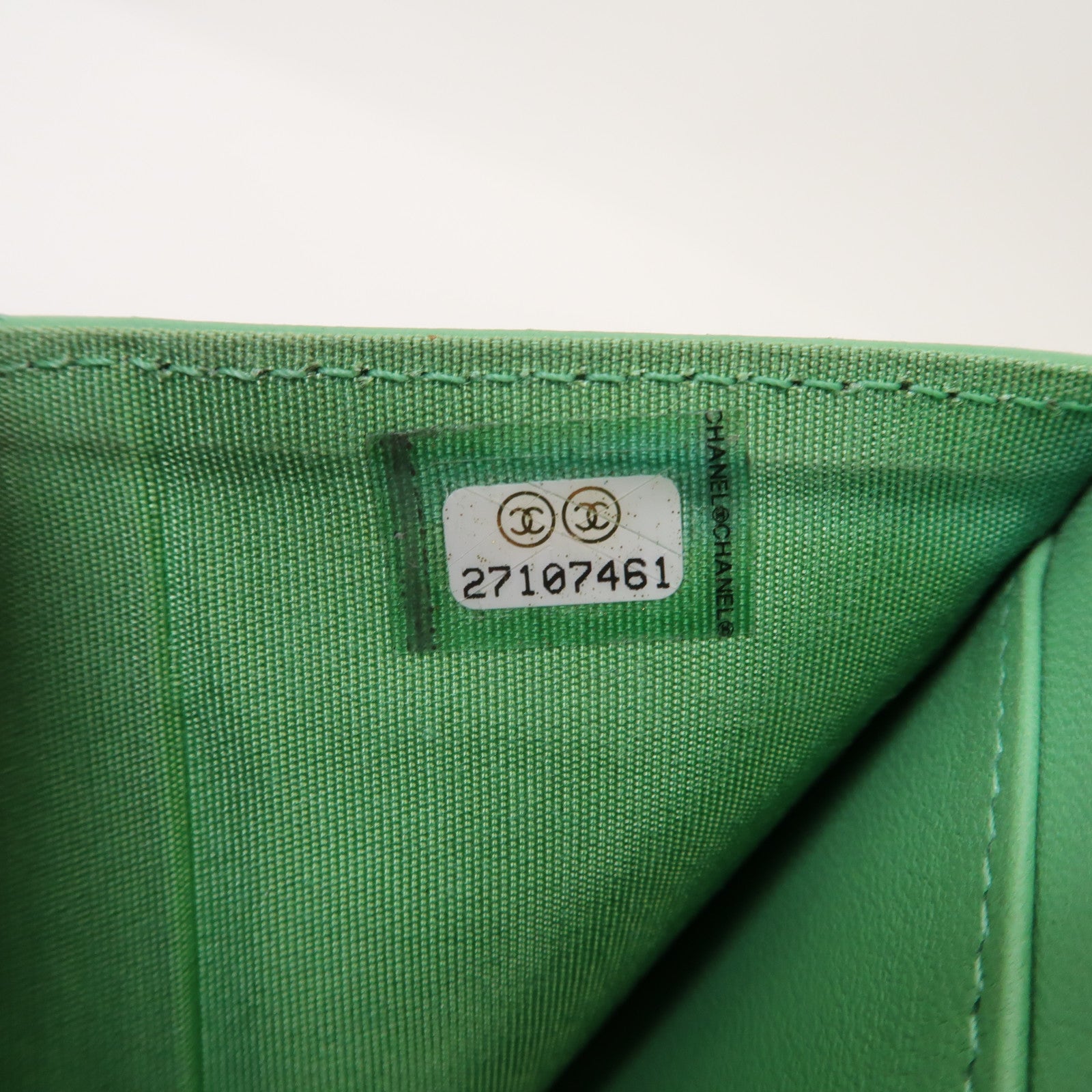 CHANEL 菱格羊皮皮革Boy Chanel Tri-Fold Wallet金扣折疊錢包綠色