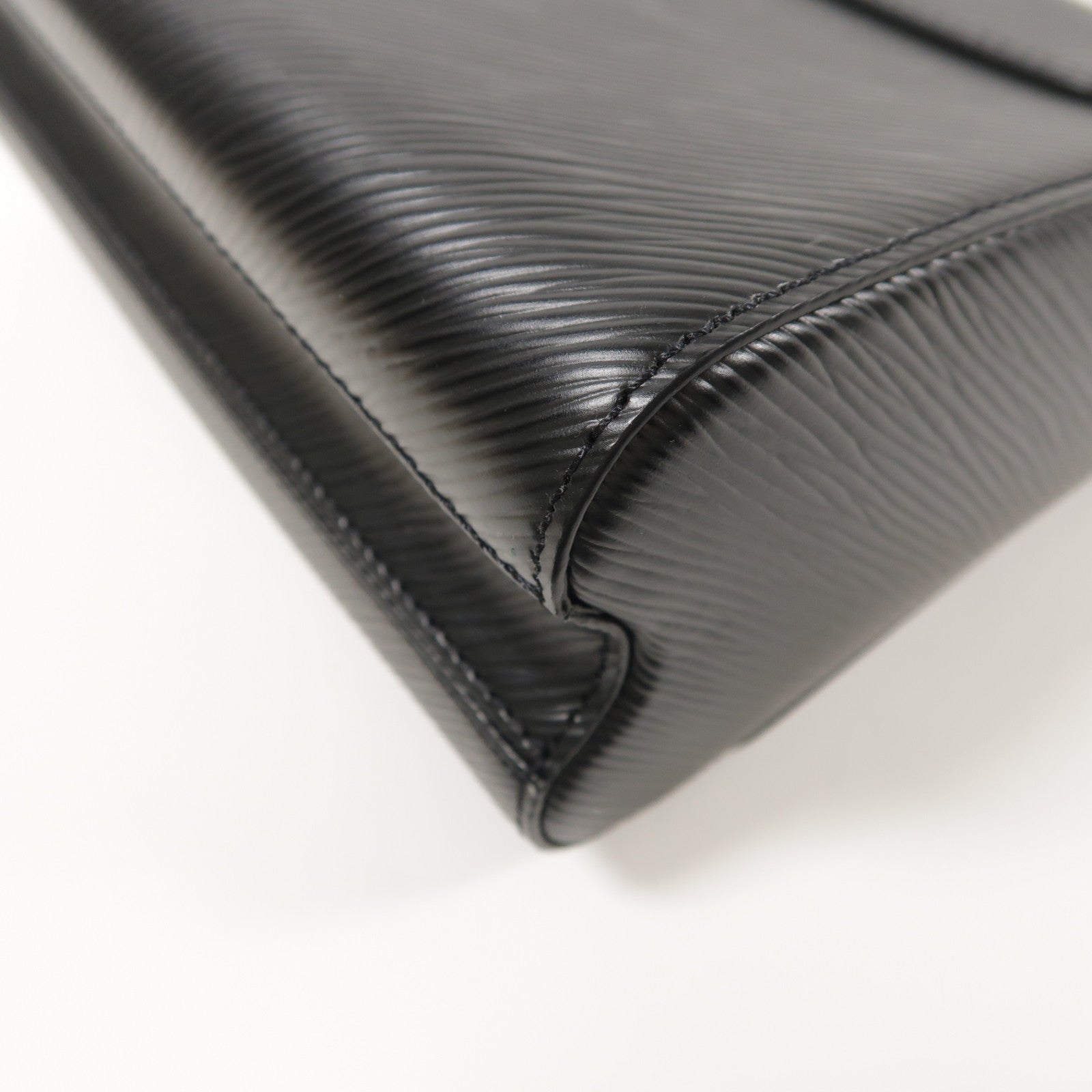 LOUIS VUITTON Epi Twisted MM金扣鏈帶手挽肩背兩用袋