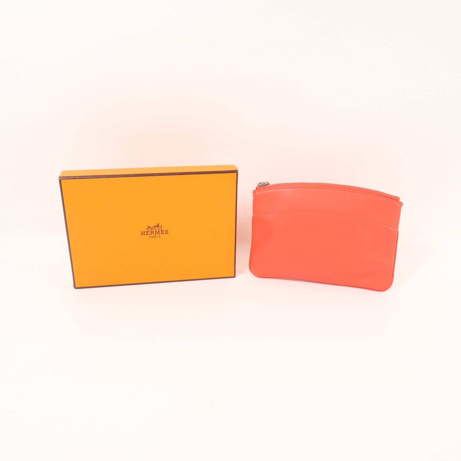 HERMES Swift皮革Tohubohu Pouch銀扣手拿包Capucine