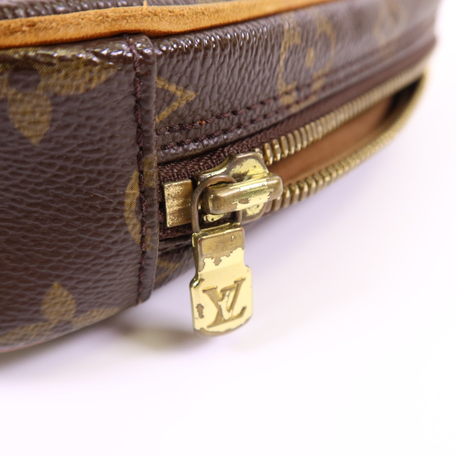 LOUIS VUITTON Monogram Pochette Gange金扣肩背袋