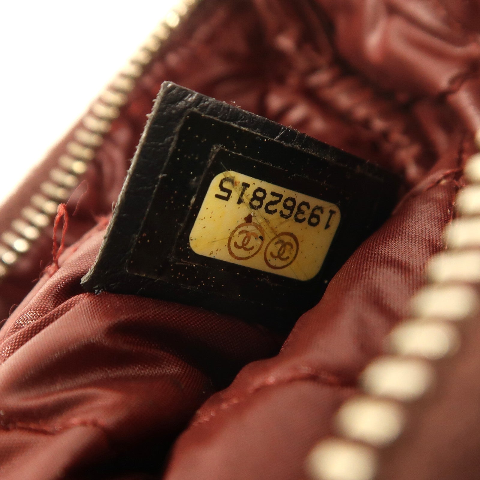 CHANEL 羊皮皮革Pouch金扣手拿包