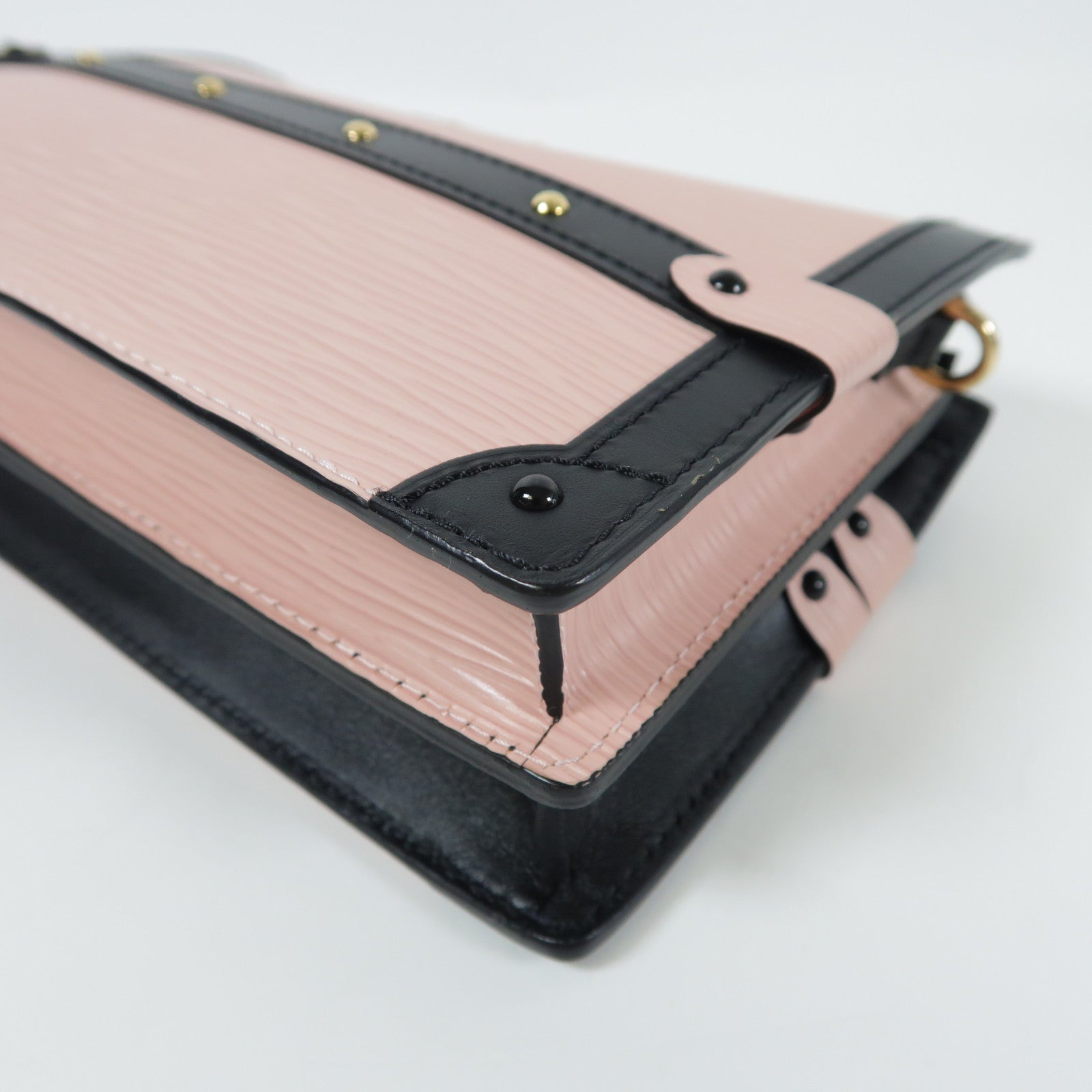 LOUIS VUITTON Epi Trunk Clutch金扣肩背袋