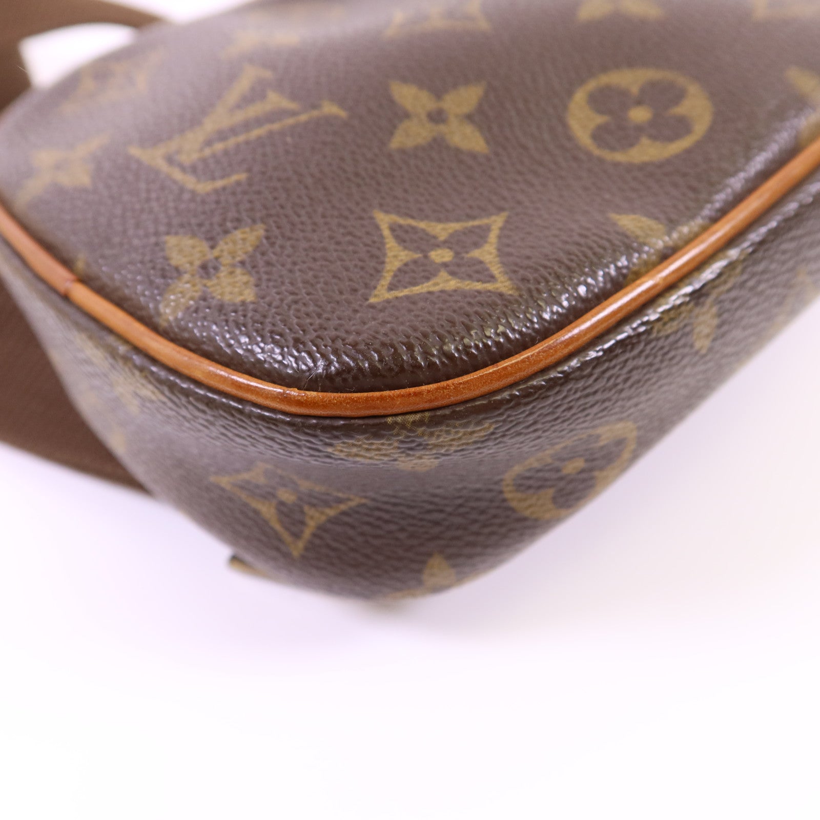 LOUIS VUITTON Monogram Pochette Gange金扣肩背袋