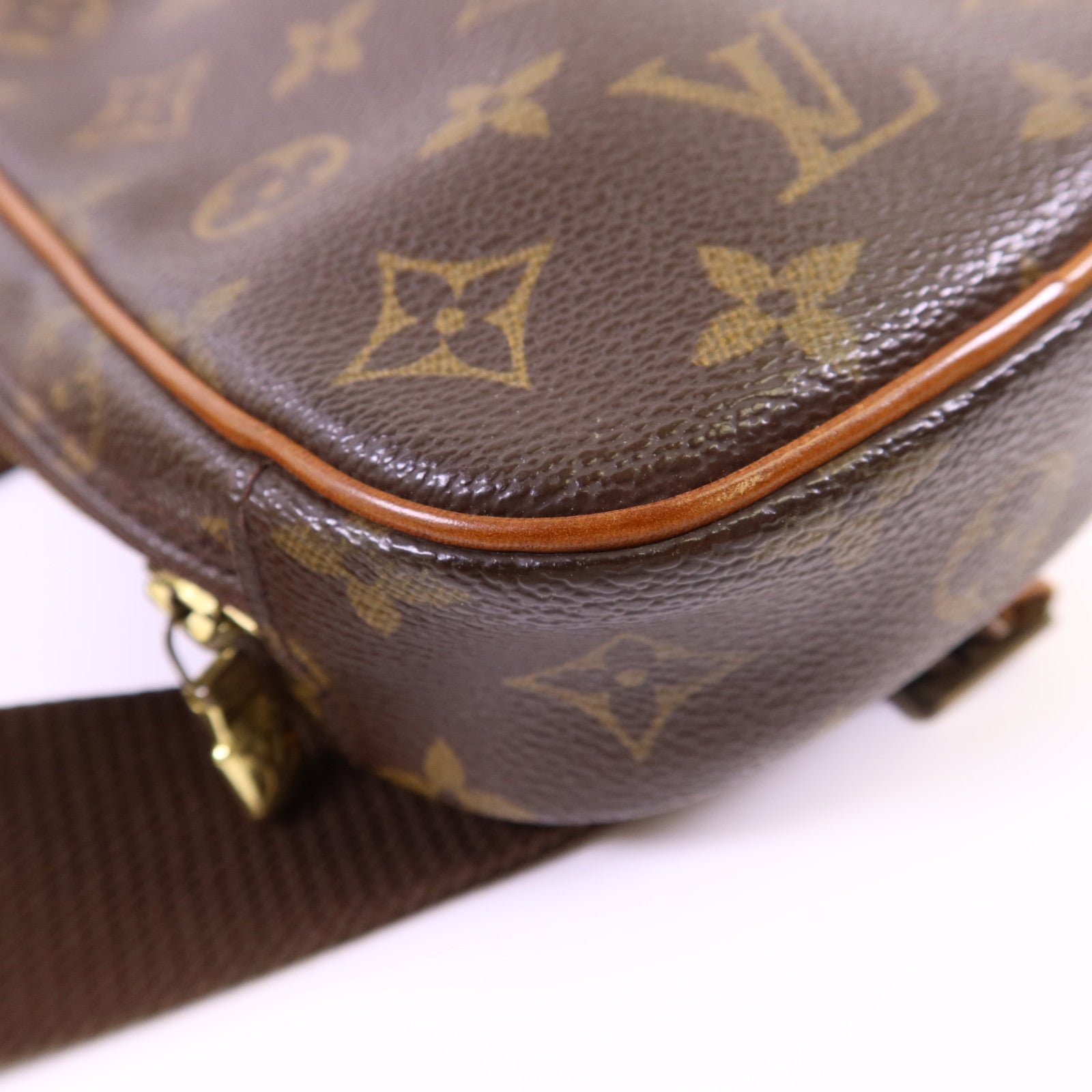 LOUIS VUITTON Monogram Pochette Gange金扣肩背袋