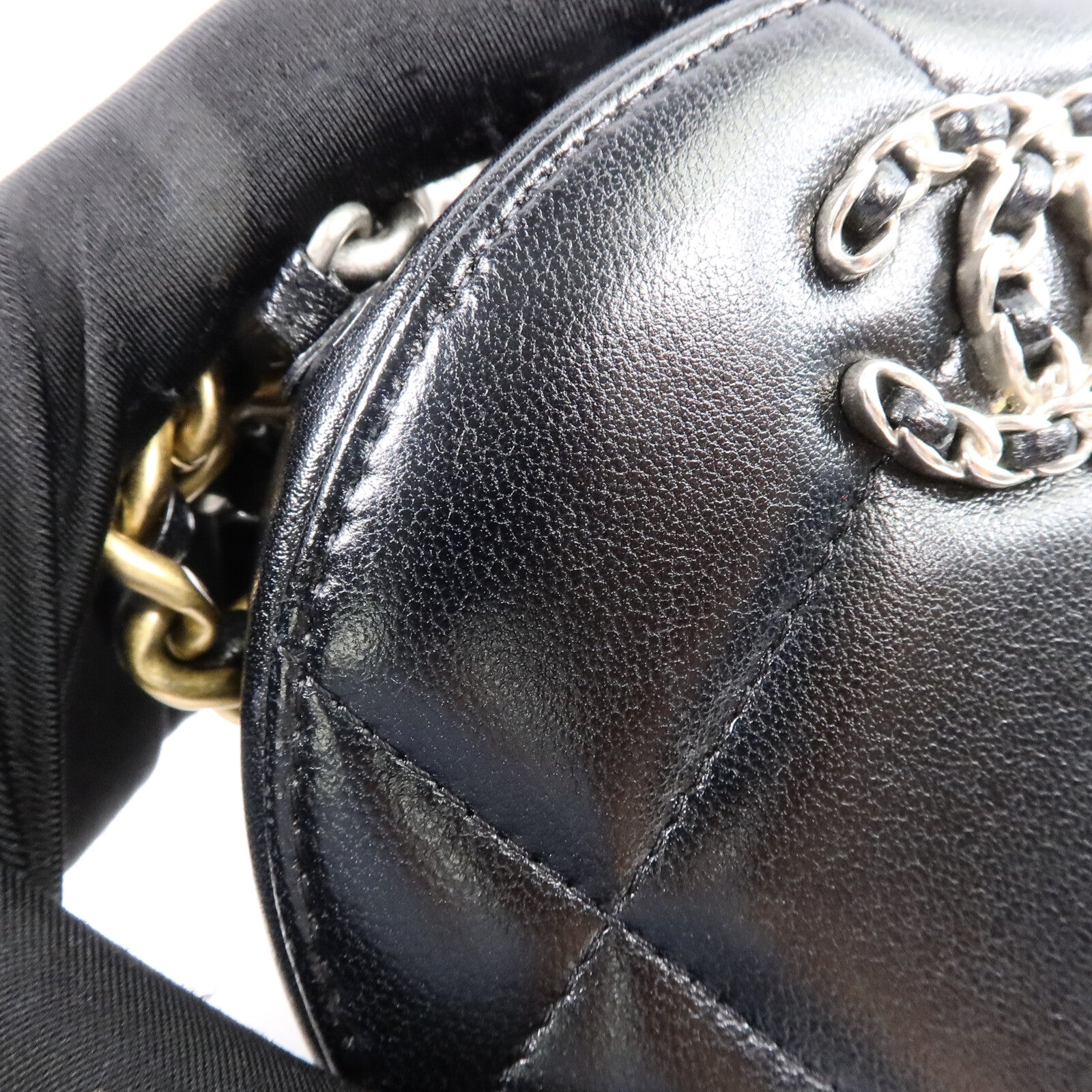 CHANEL 羊皮皮革Chanel 19 Round Chain肩背袋