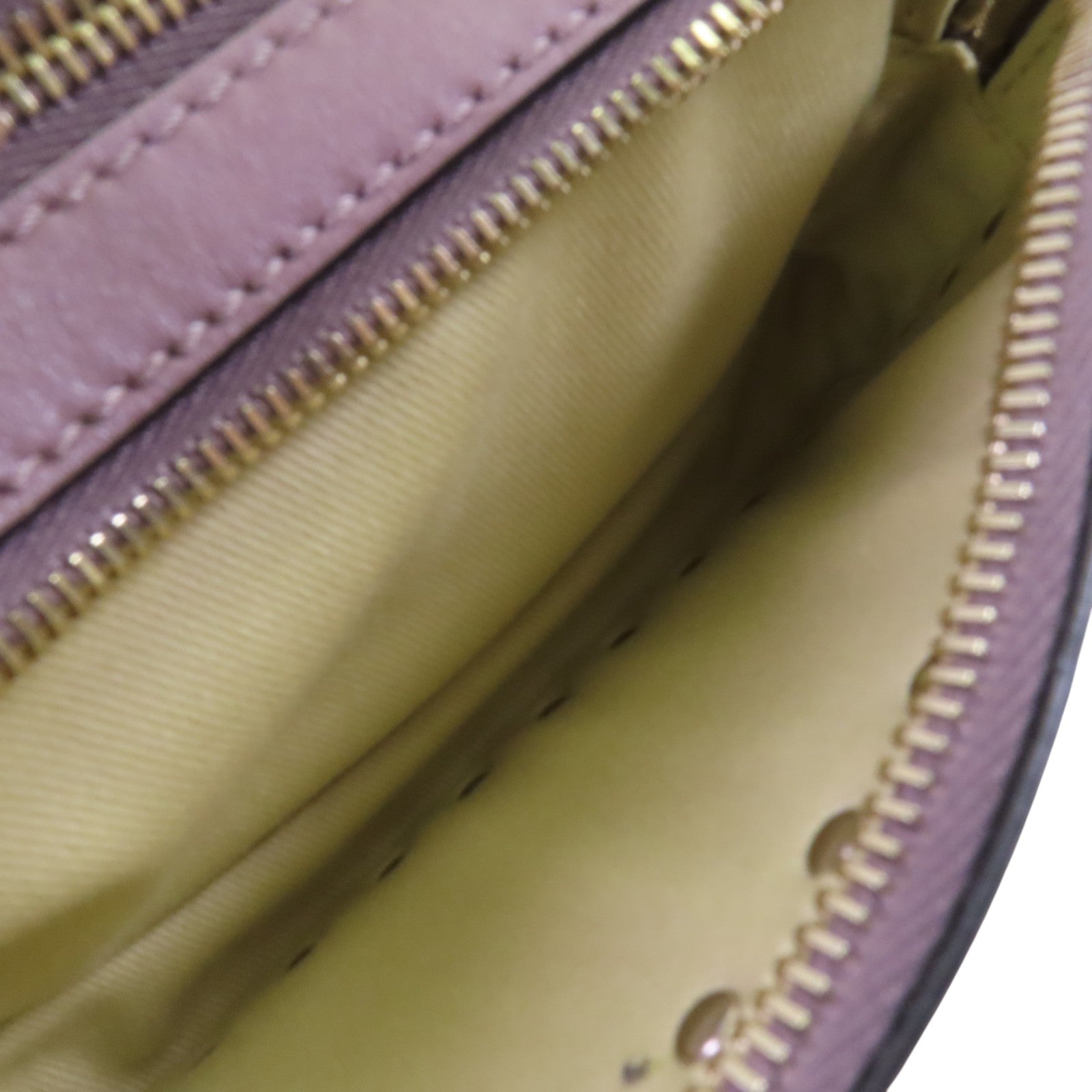 Valentino 牛皮皮革Rockstud Shoulder Bag金扣肩背袋