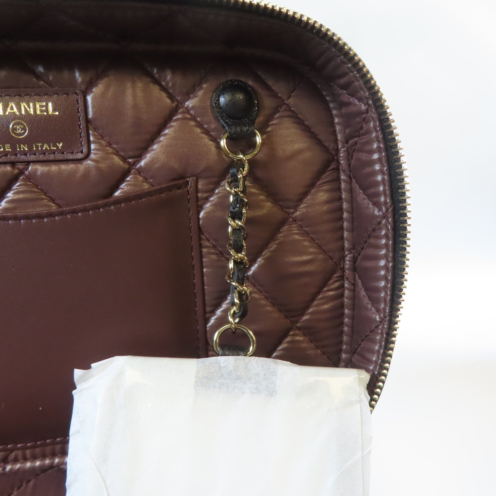 CHANEL 菱格Caviar皮革Vanity Pouch金扣手挽袋黑色