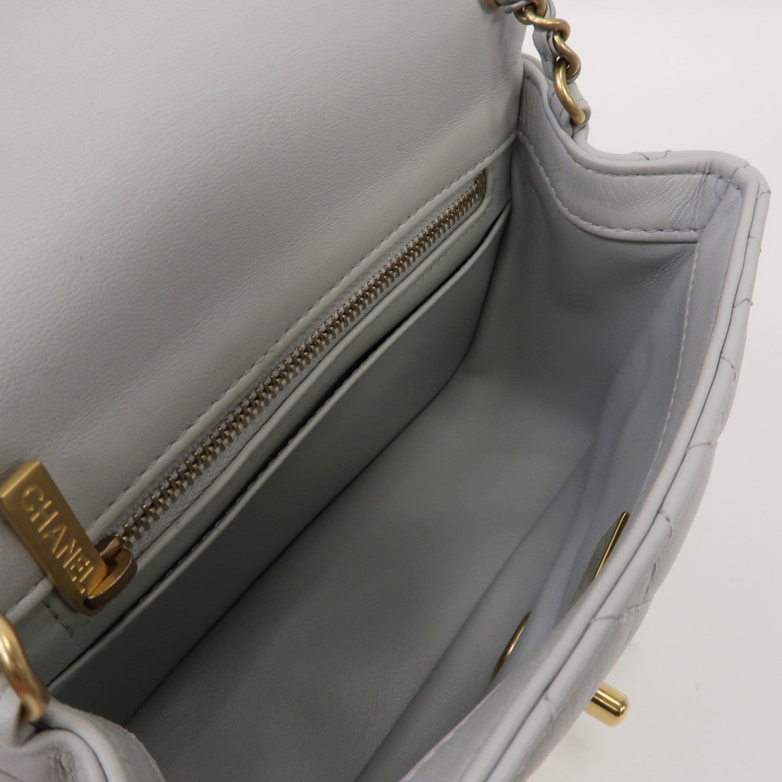 CHANEL 菱格羊皮皮革Gold Ball Mini Flap 17cm金扣鏈帶肩背袋淺灰色