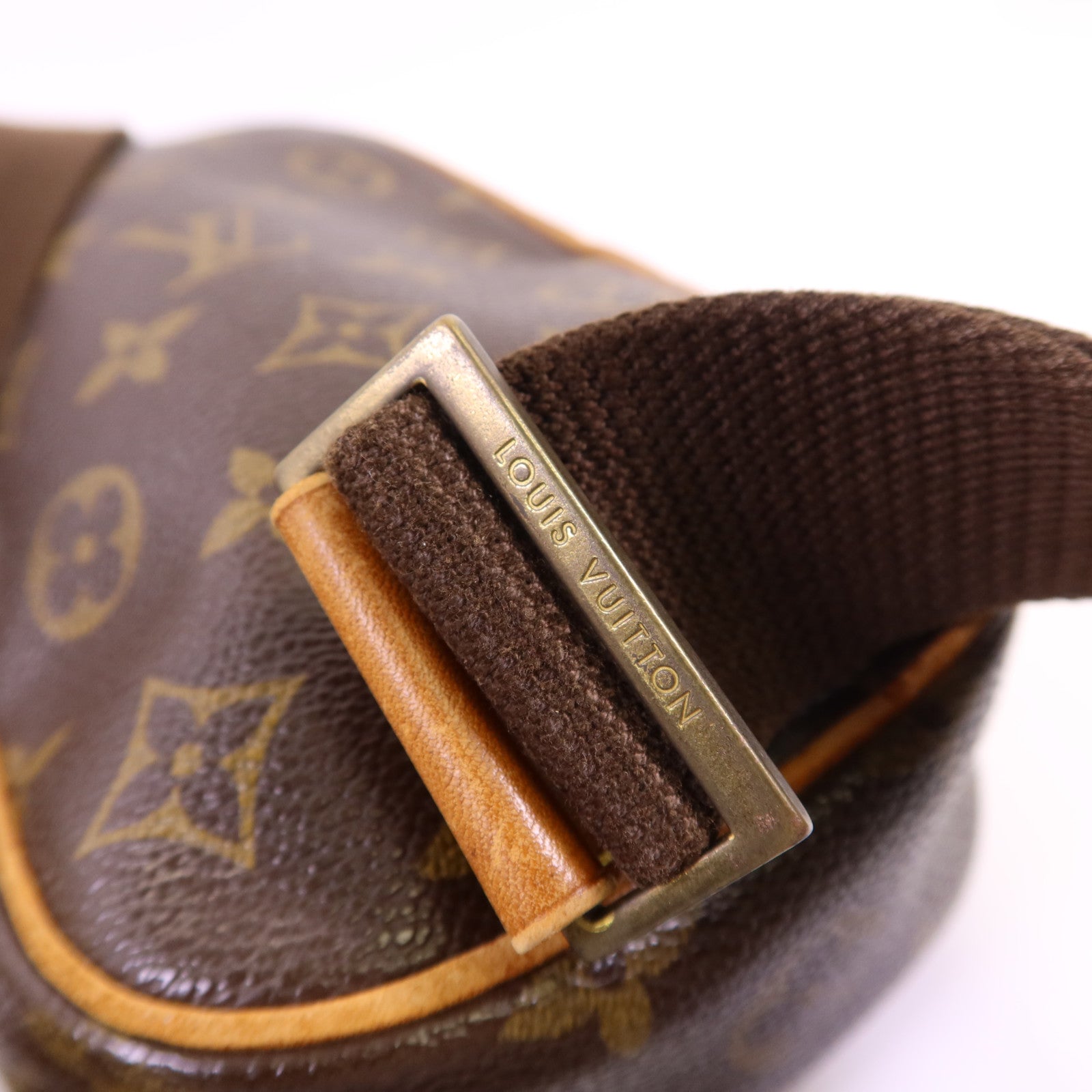 LOUIS VUITTON Monogram Pochette Gange金扣肩背袋