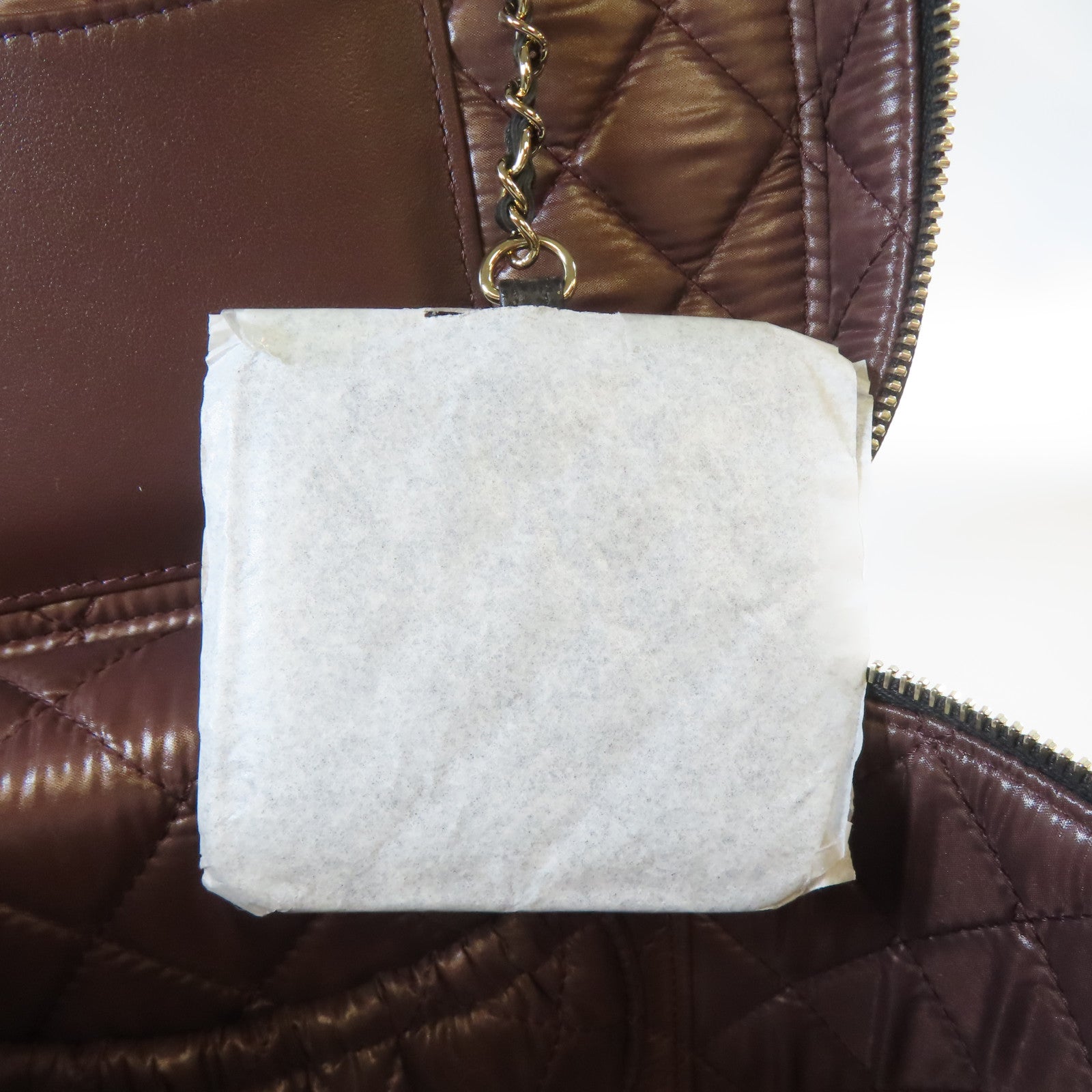 CHANEL 菱格Caviar皮革Vanity Pouch金扣手挽袋黑色
