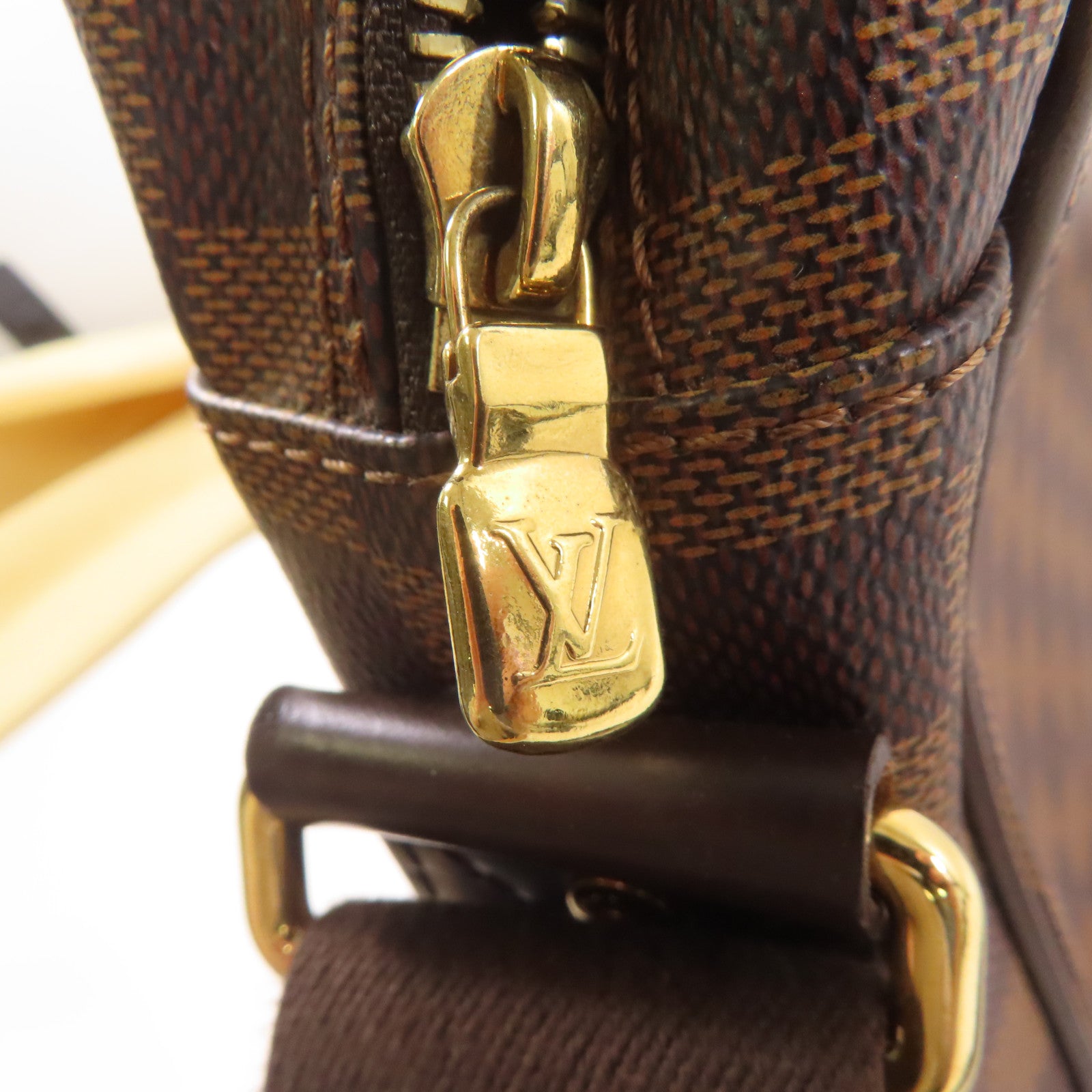 LOUIS VUITTON Damier Shelton MM金扣肩背袋棕色