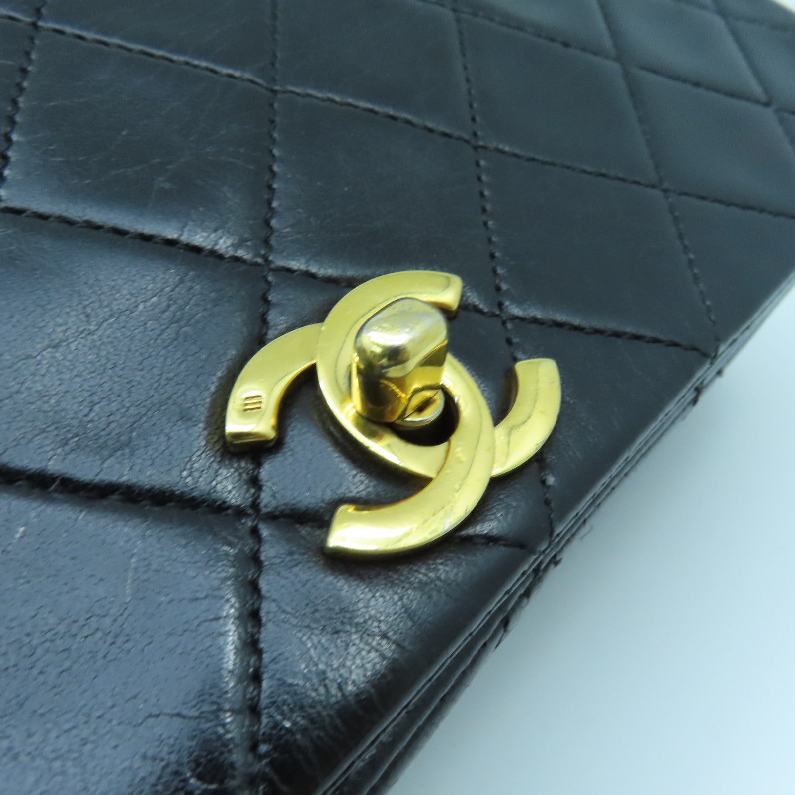 CHANEL rhombic sheepskin leather Chain Shoulder gold buckle shoulder bag black