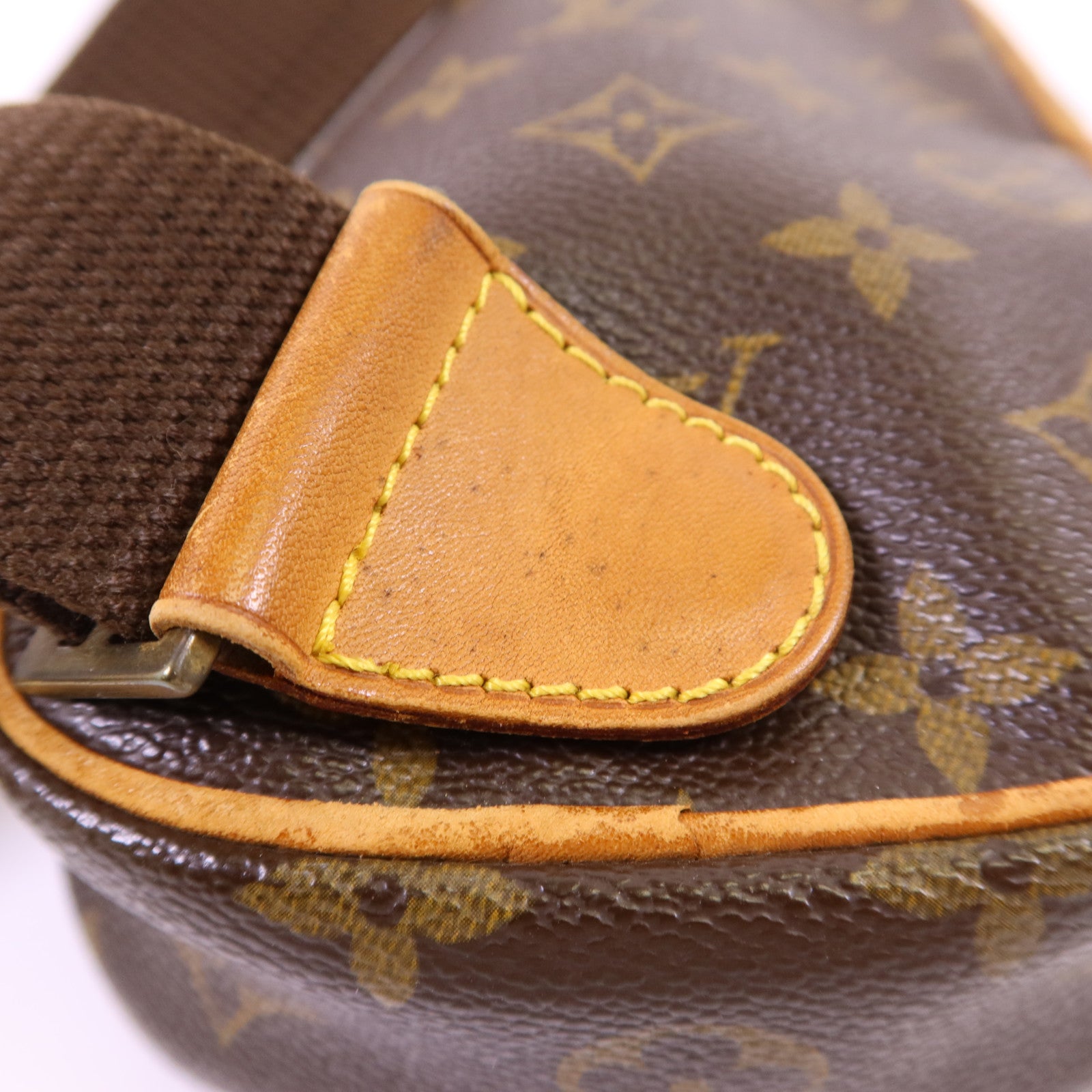LOUIS VUITTON Monogram Pochette Gange金扣肩背袋
