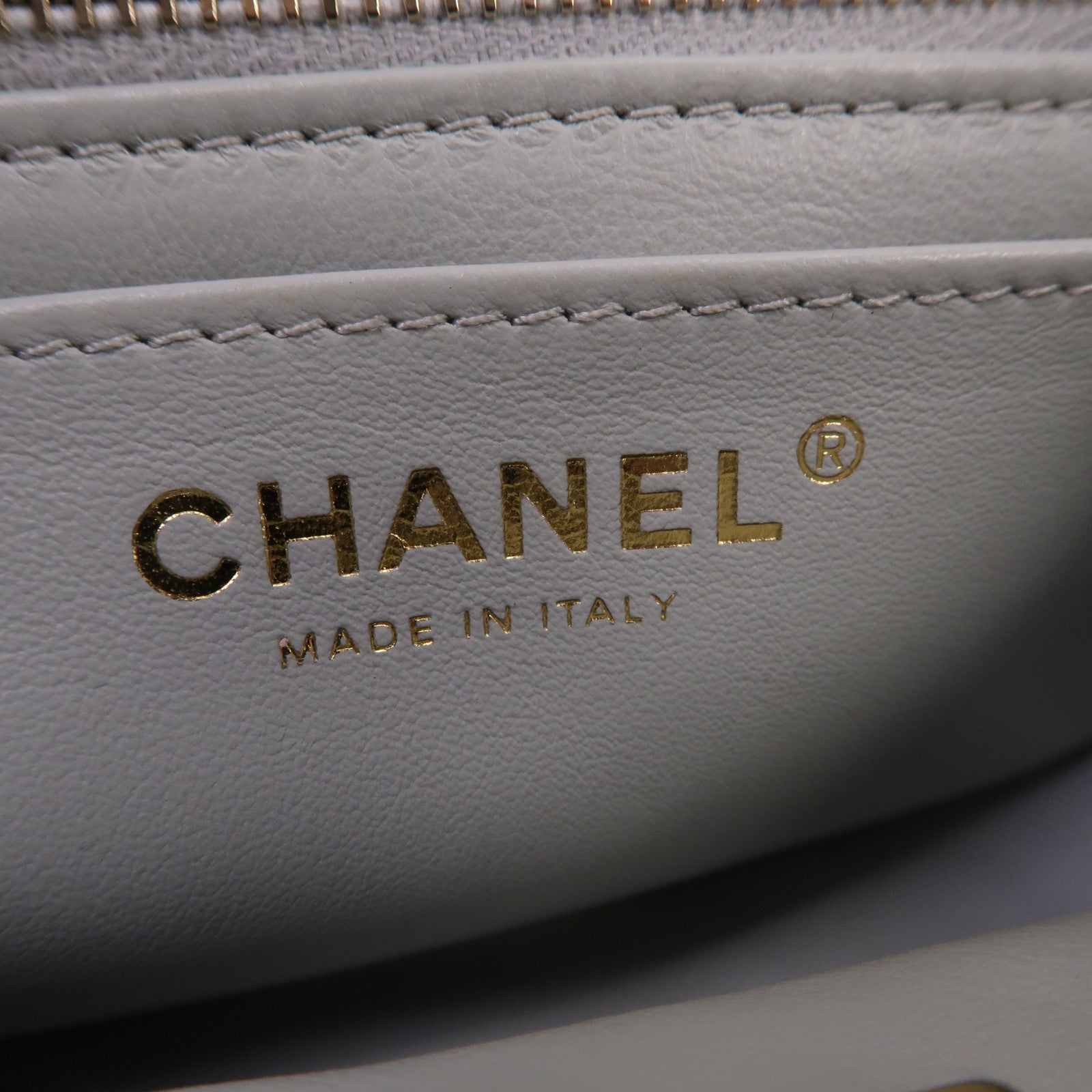 CHANEL 菱格羊皮皮革Gold Ball Mini Flap 17cm金扣鏈帶肩背袋淺灰色