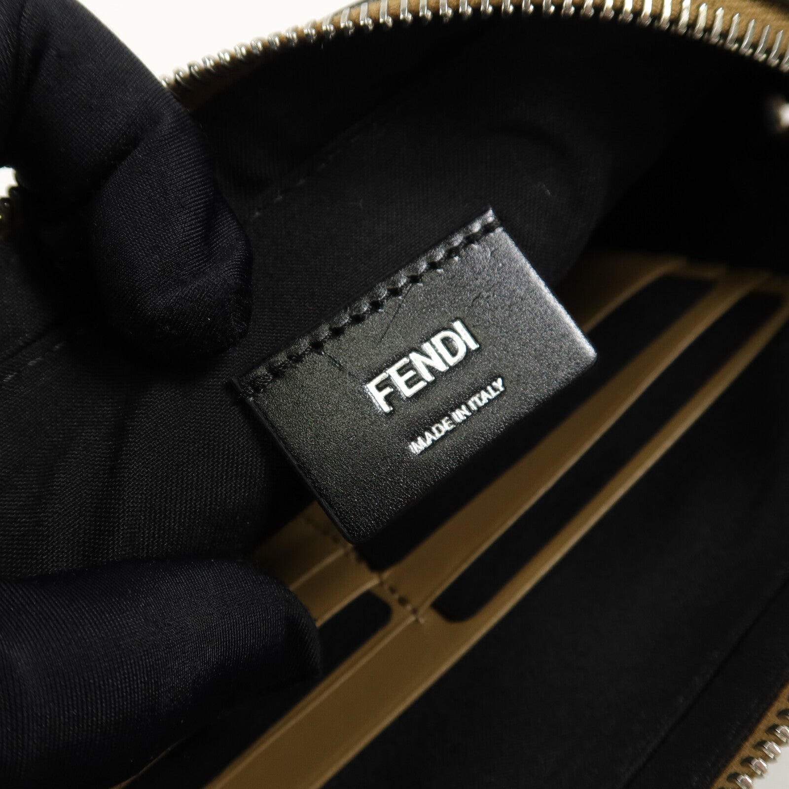 FENDI 塗層帆布Digonal Camera Case肩背袋