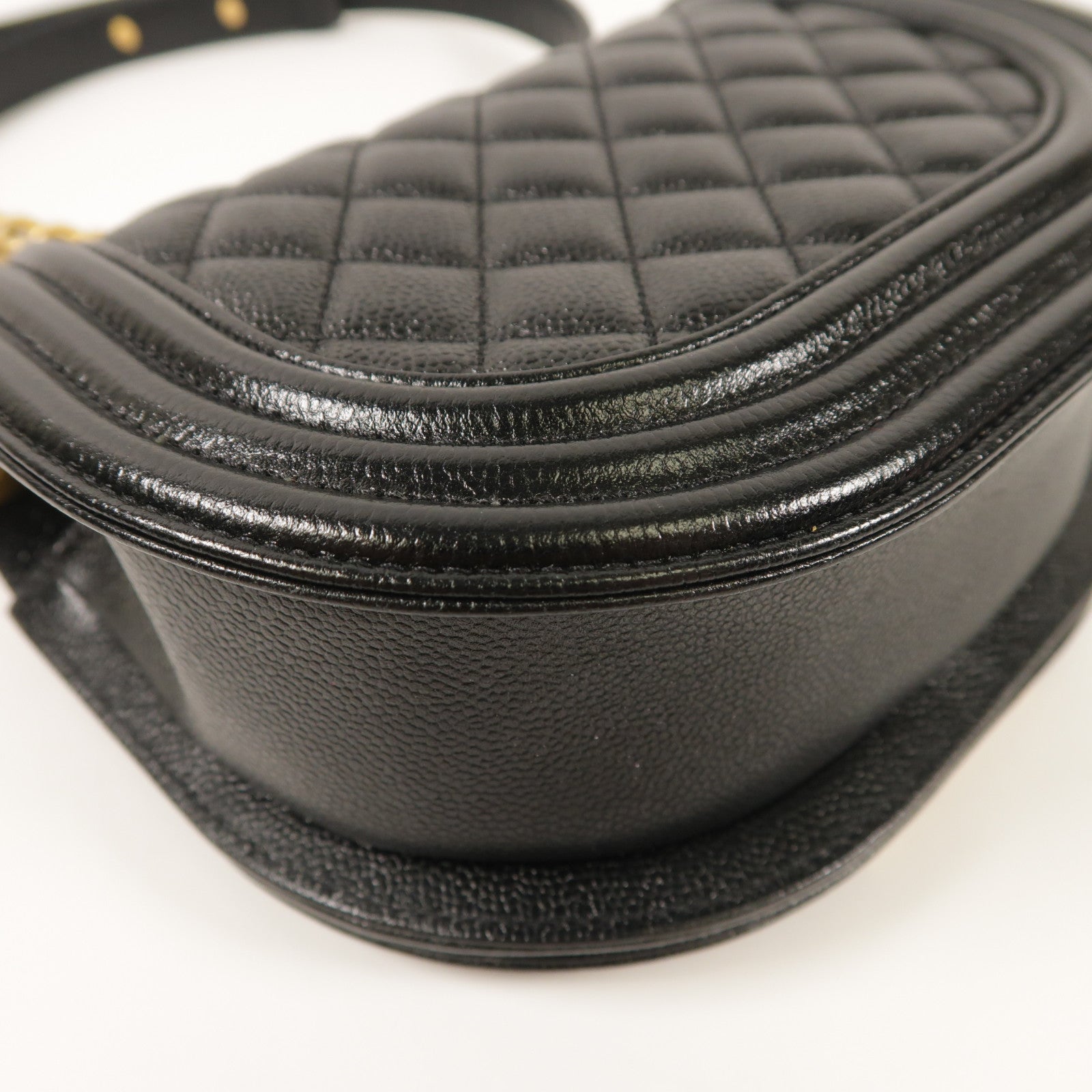 CHANEL 牛皮皮革Boy金扣肩背袋