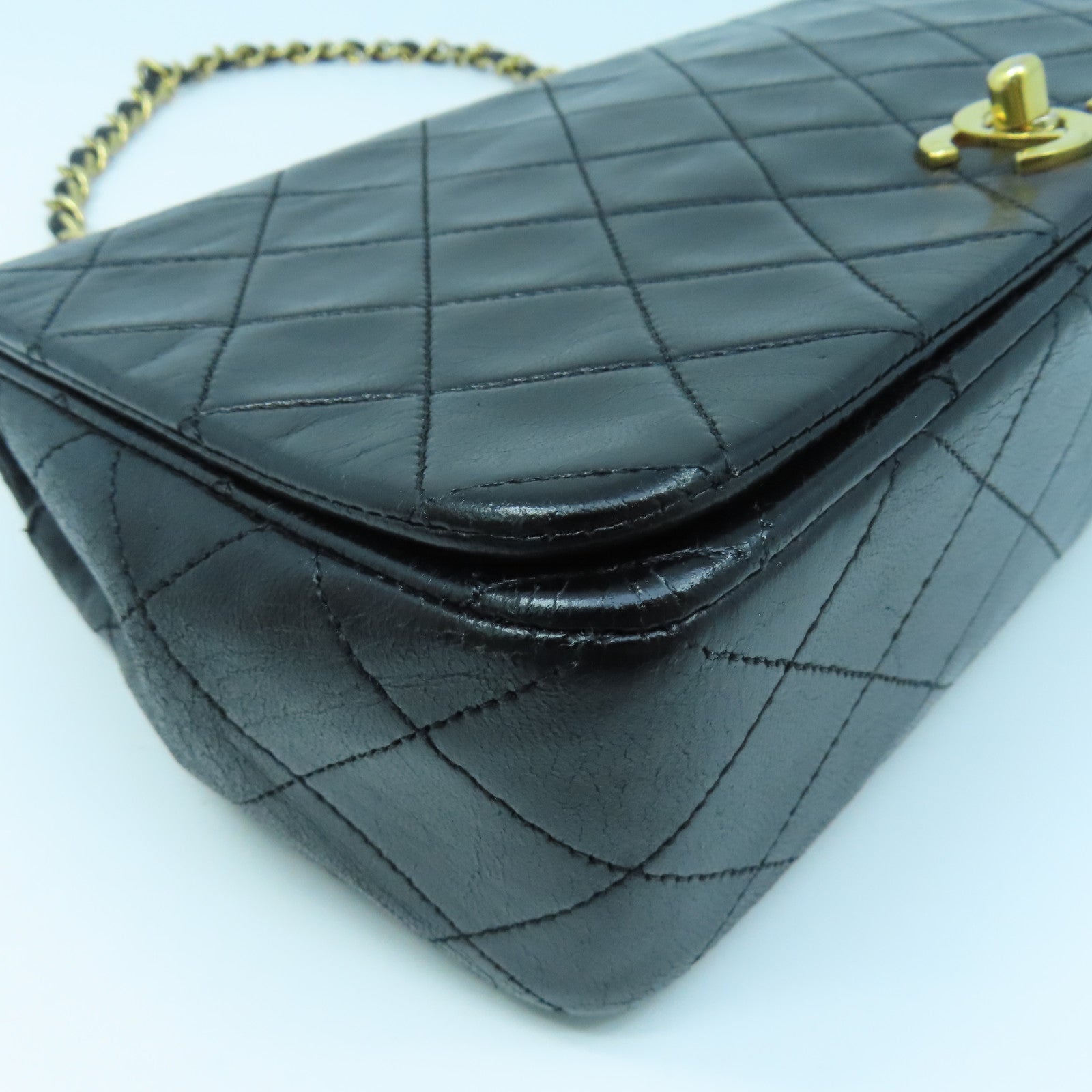 CHANEL rhombic sheepskin leather Chain Shoulder gold buckle shoulder bag black