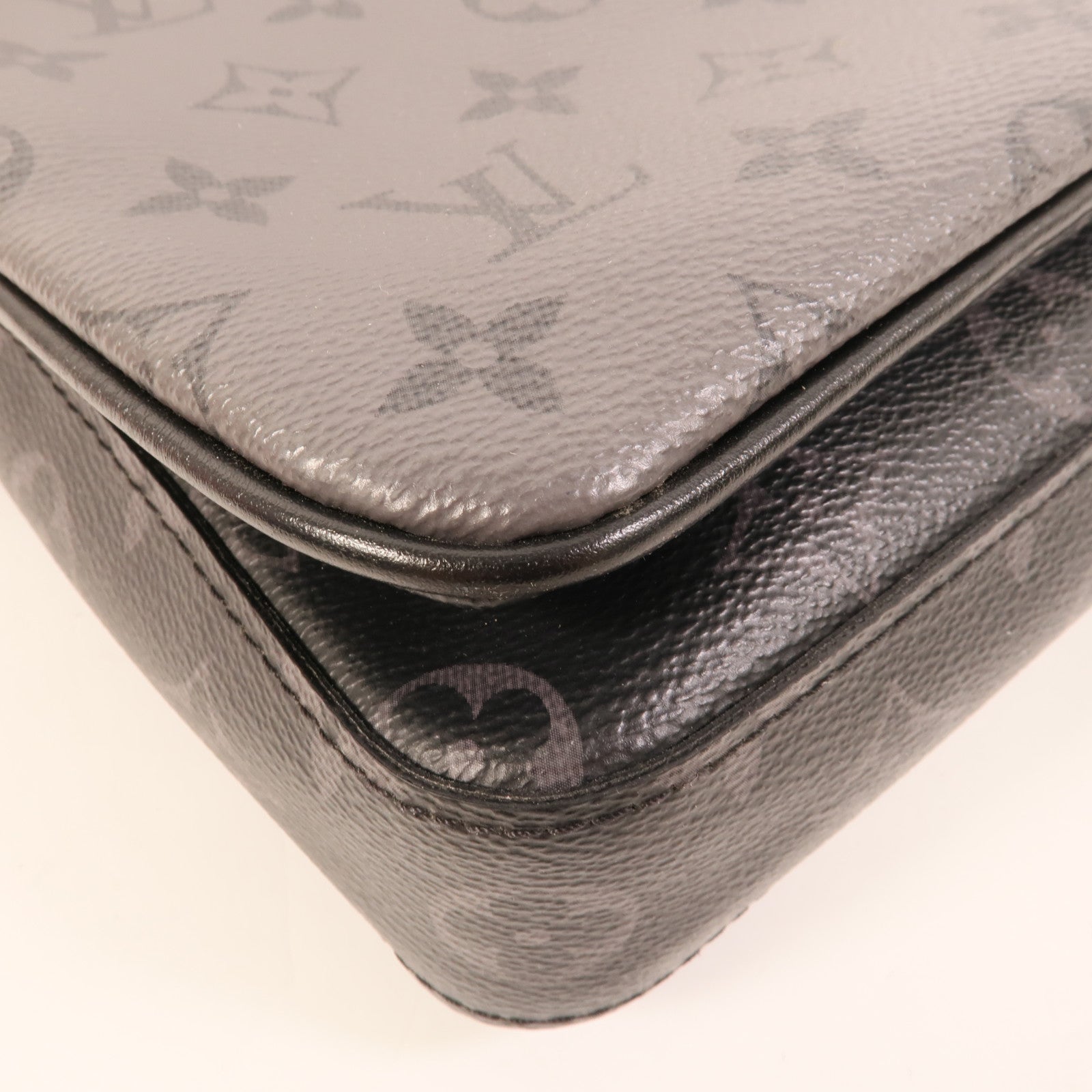 LOUIS VUITTON Monogram Eclipse Reverse Trio Messenger銀扣肩背袋灰色