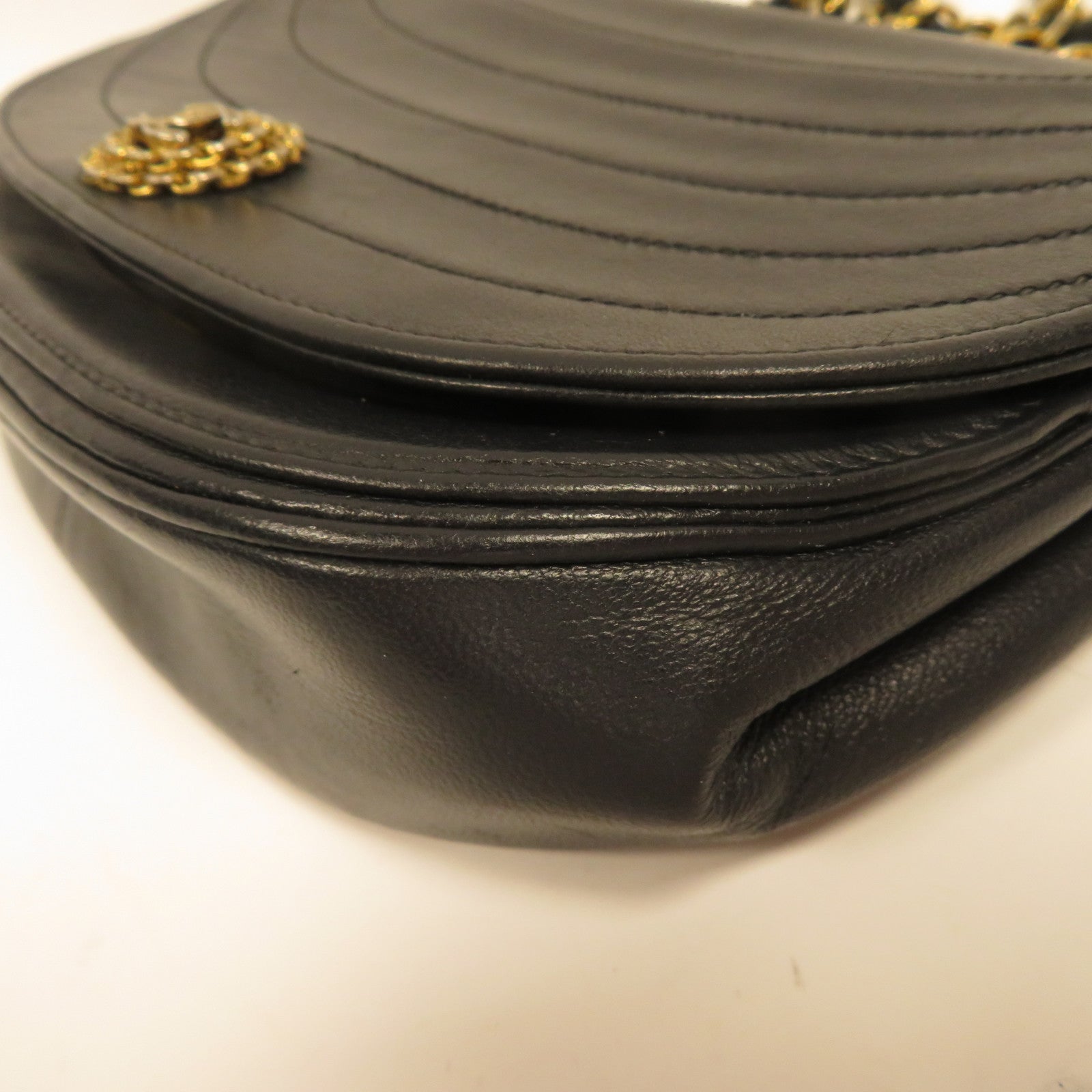 CHANEL **【激減優惠】羊皮皮革Chain Shoulder金扣鏈帶肩背袋黑色