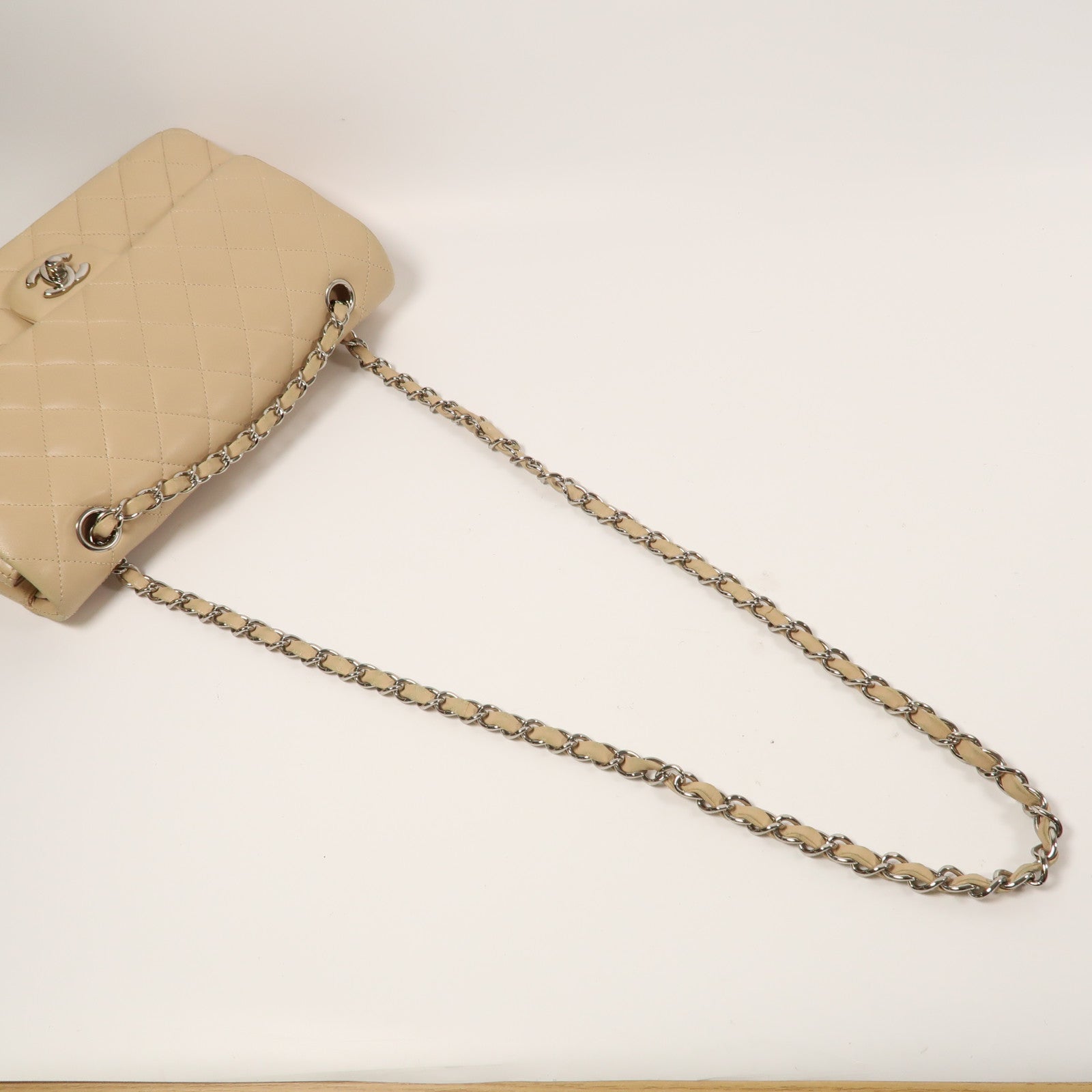 CHANEL 菱格羊皮皮革Chain Shoulder Bag銀扣鏈帶肩背袋米色