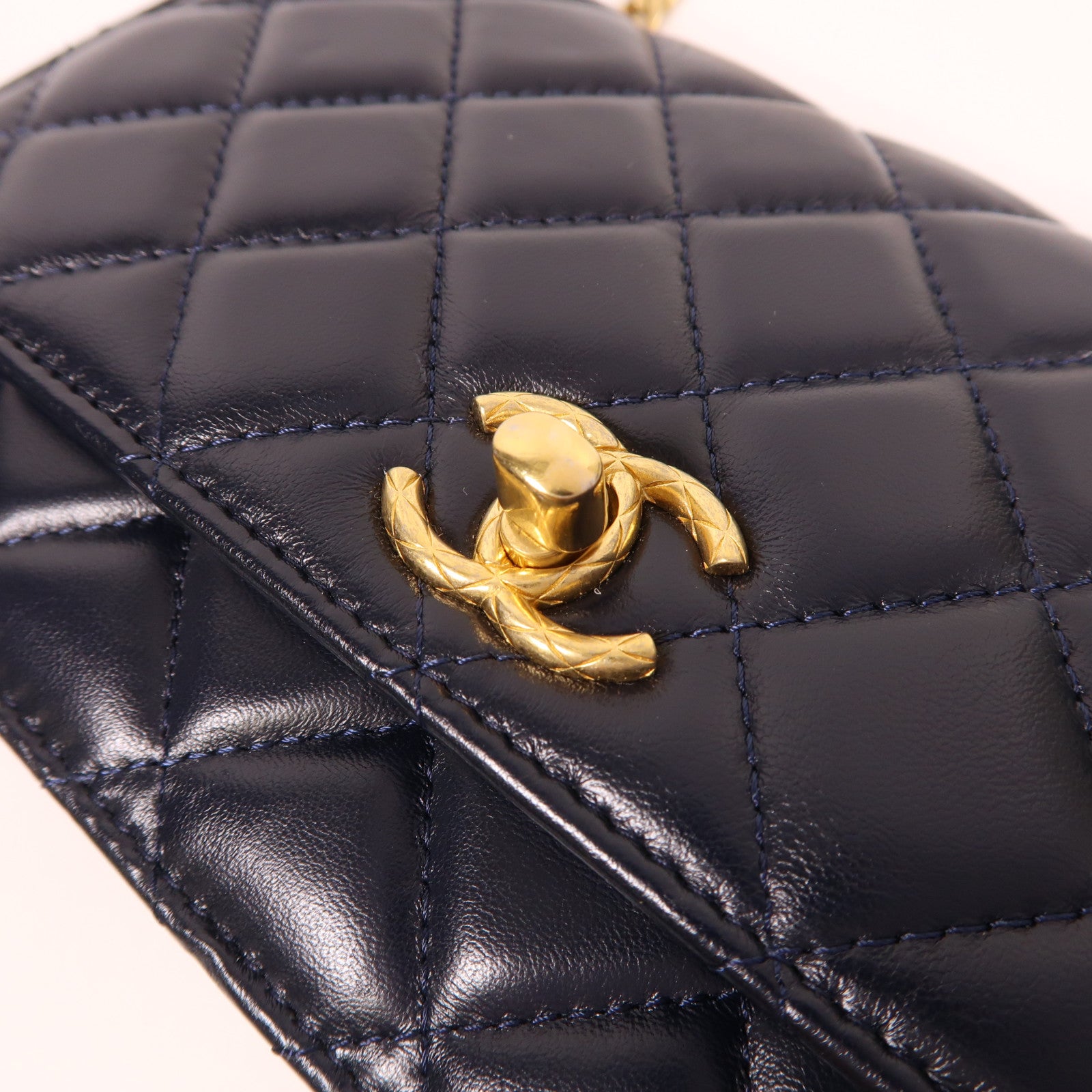 CHANEL 羊皮皮革WOC金扣鏈帶肩背袋藍色