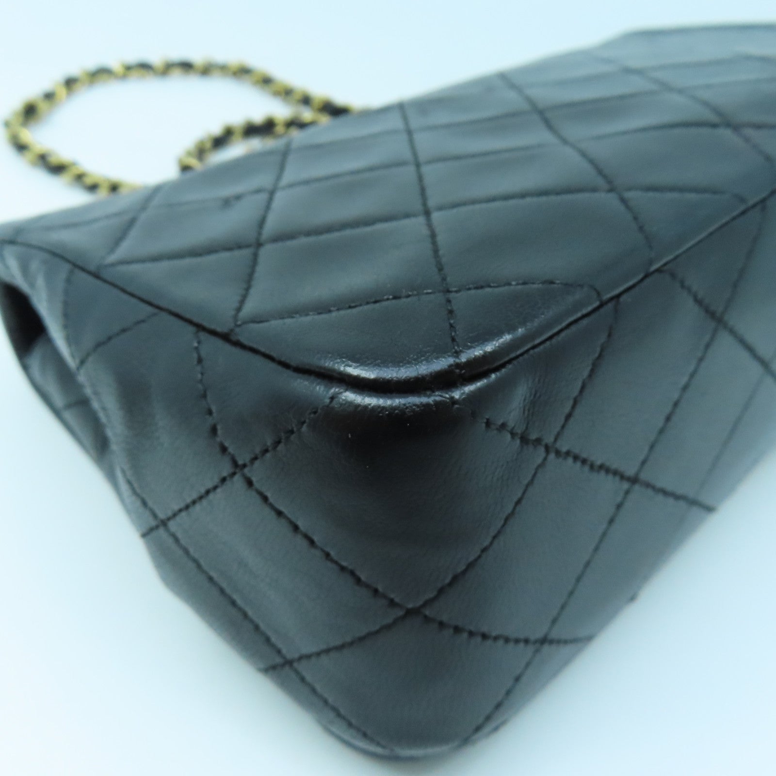 CHANEL rhombic sheepskin leather Chain Shoulder gold buckle shoulder bag black