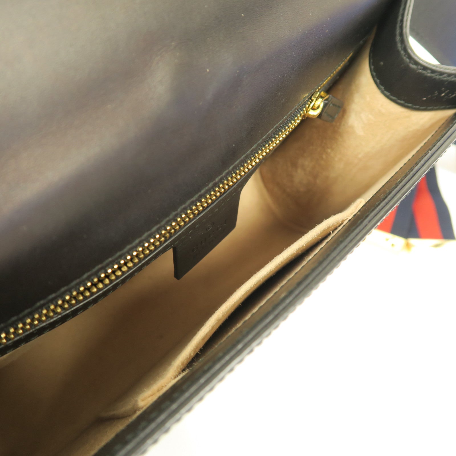 GUCCI 【激減優惠】牛皮皮革Sylvie Small金扣肩背袋黑色