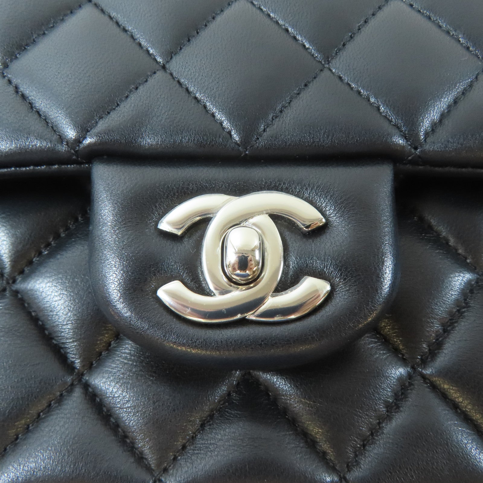 CHANEL 【激減優惠】菱格羊皮皮革Classic 25cm銀扣鏈帶肩背袋黑色