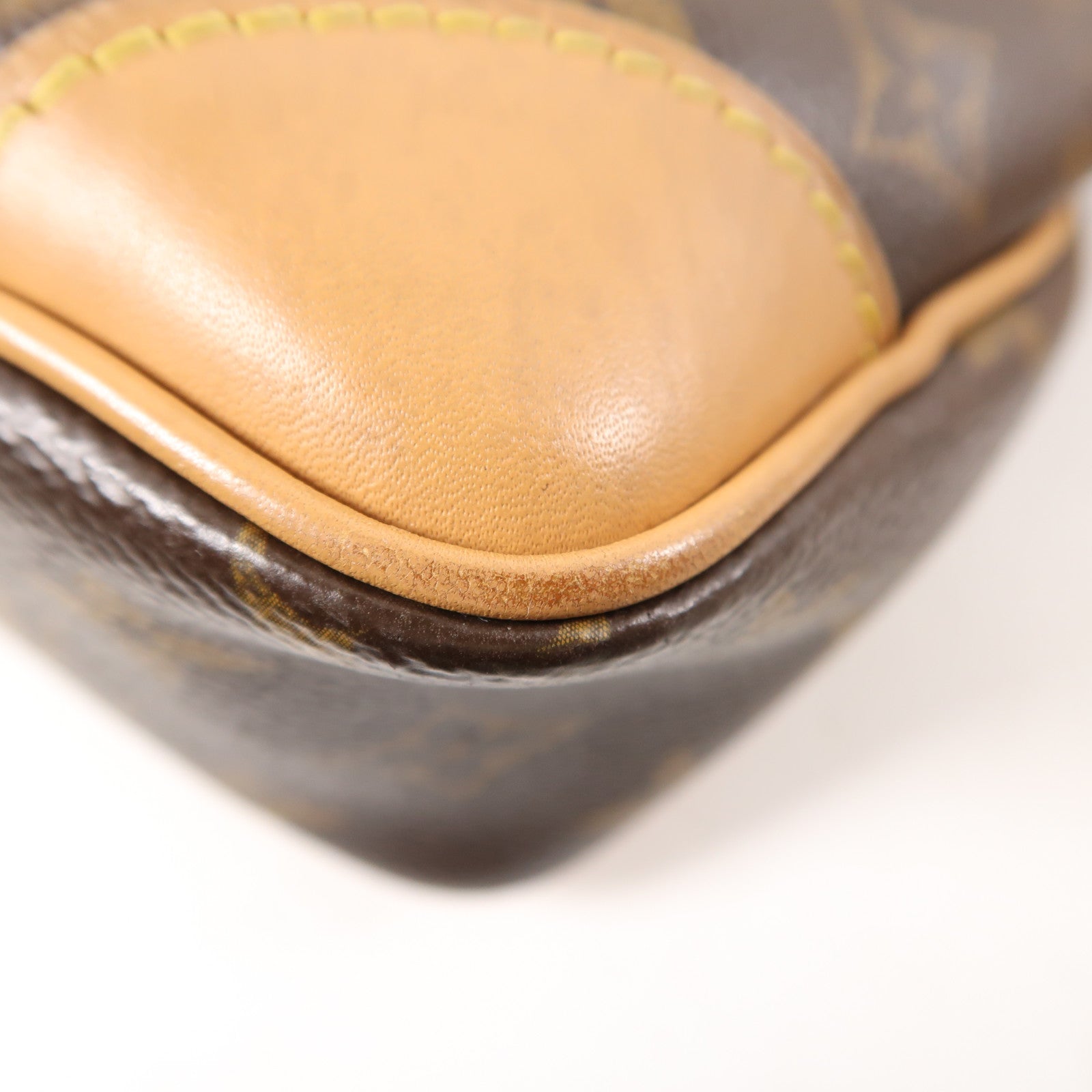 LOUIS VUITTON Monogram Odeon金扣肩背袋棕色