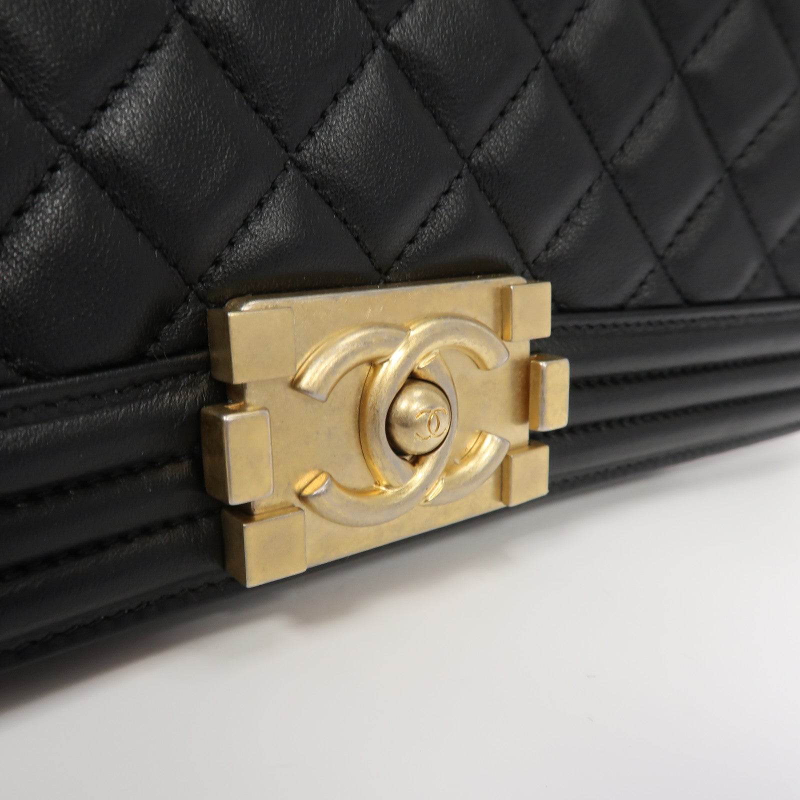 CHANEL 【激減優惠】菱格牛皮皮革Boy 25金扣鏈帶肩背袋黑色