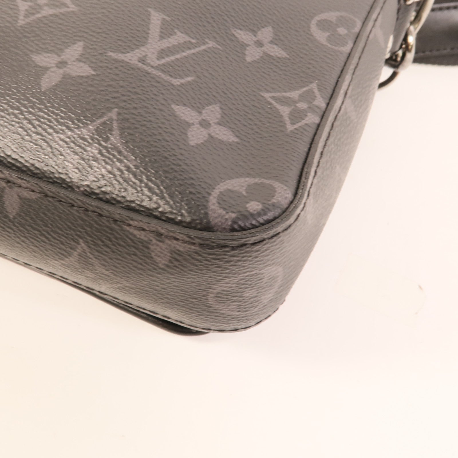 LOUIS VUITTON Monogram Eclipse Reverse Trio Messenger銀扣肩背袋灰色