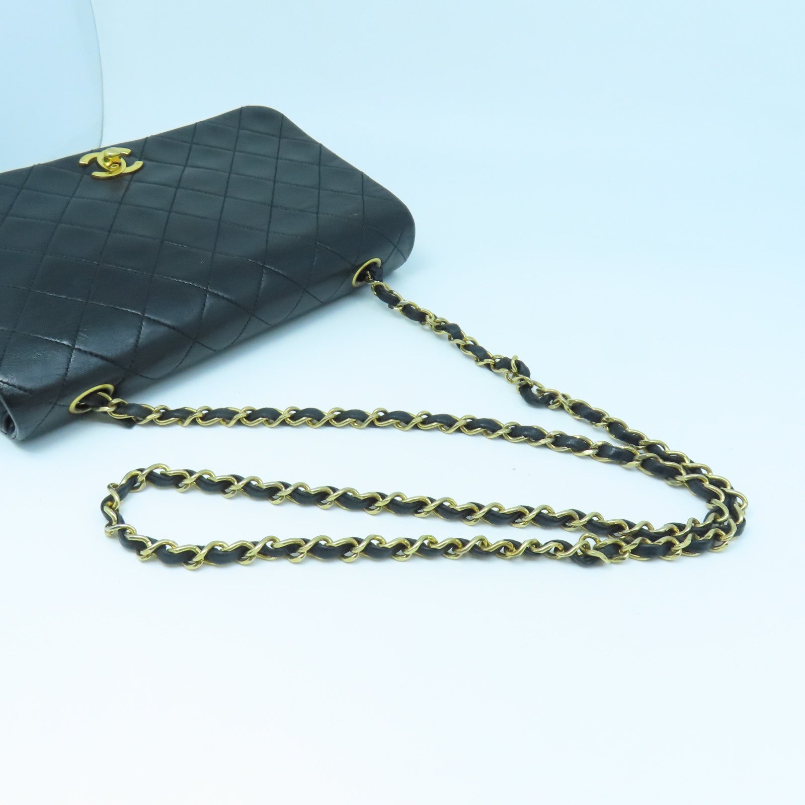 CHANEL rhombic sheepskin leather Chain Shoulder gold buckle shoulder bag black