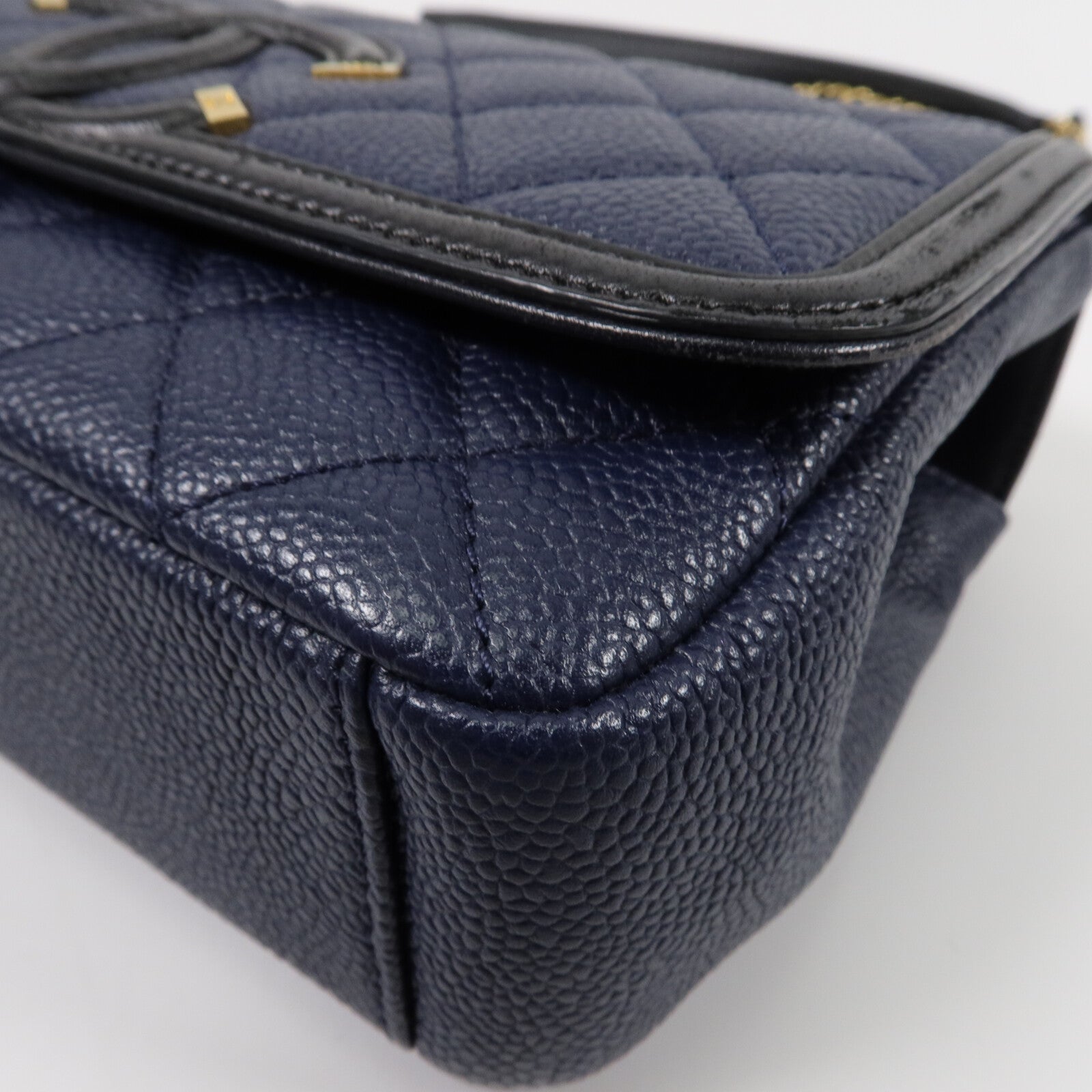 CHANEL 牛皮皮革CC Filigree Small Flap Bag鏈帶肩背袋