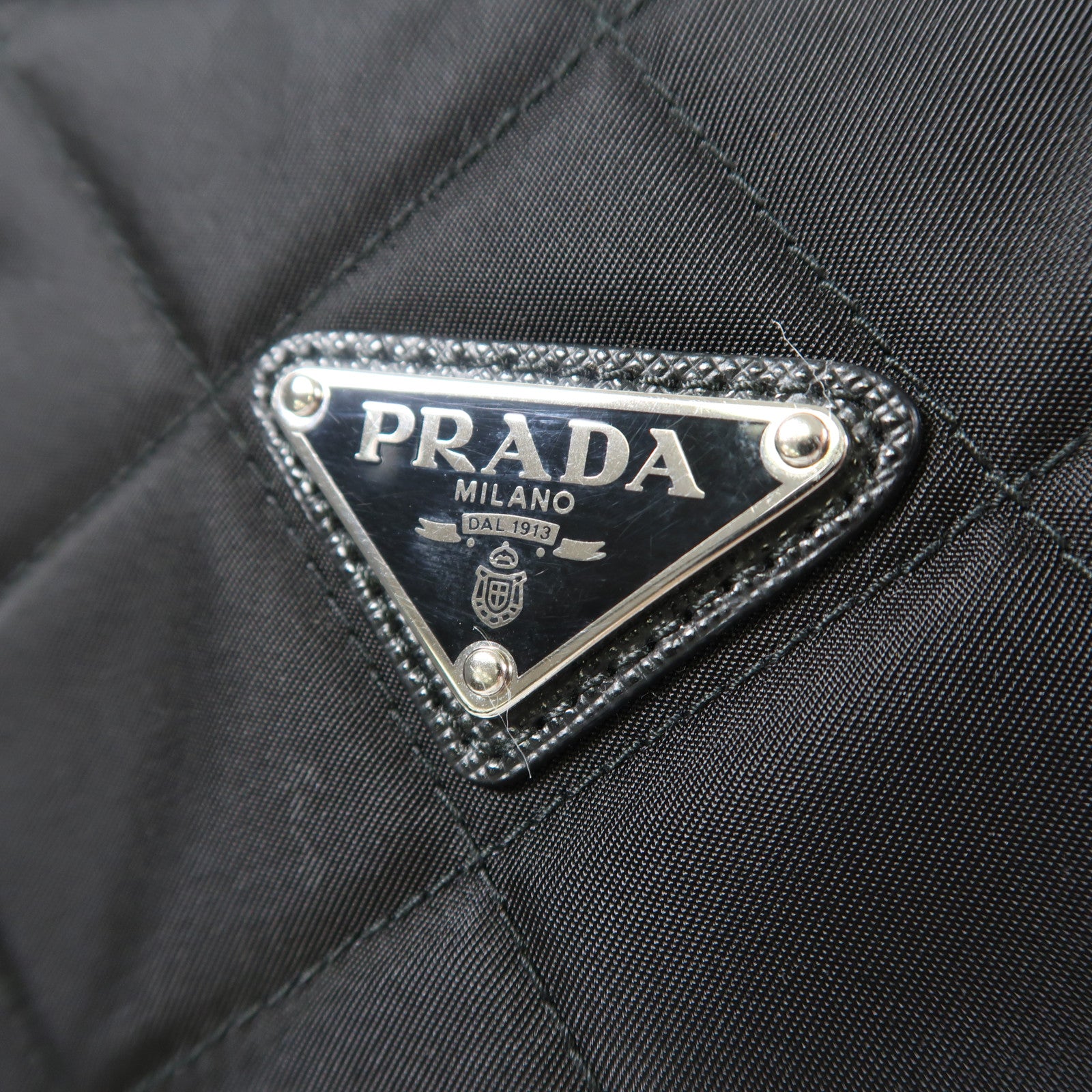 PRADA 尼龍Shoulder Bag銀扣鏈帶肩背袋