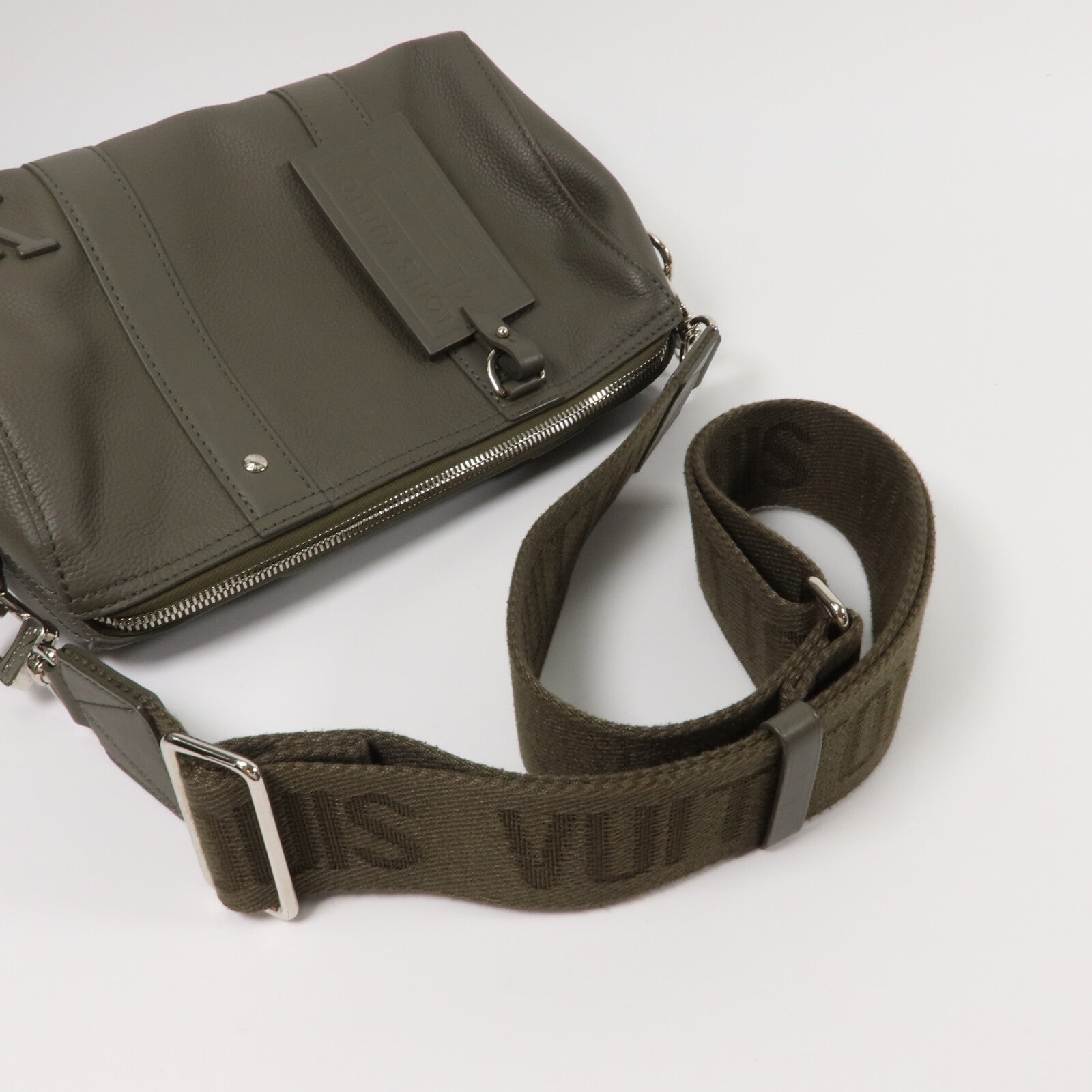 LOUIS VUITTON 牛皮皮革Keepall 25肩背袋