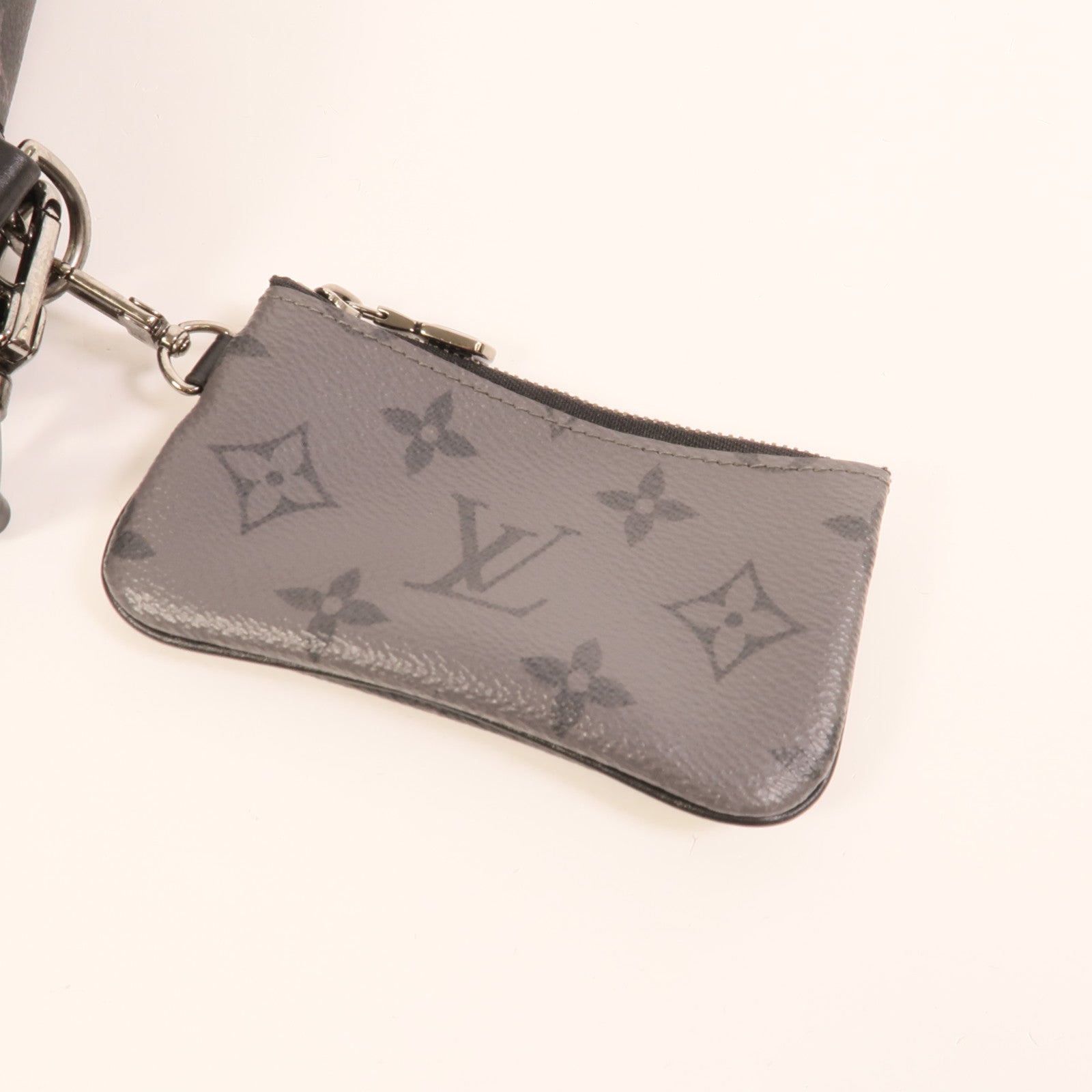 LOUIS VUITTON Monogram Eclipse Reverse Trio Messenger銀扣肩背袋灰色