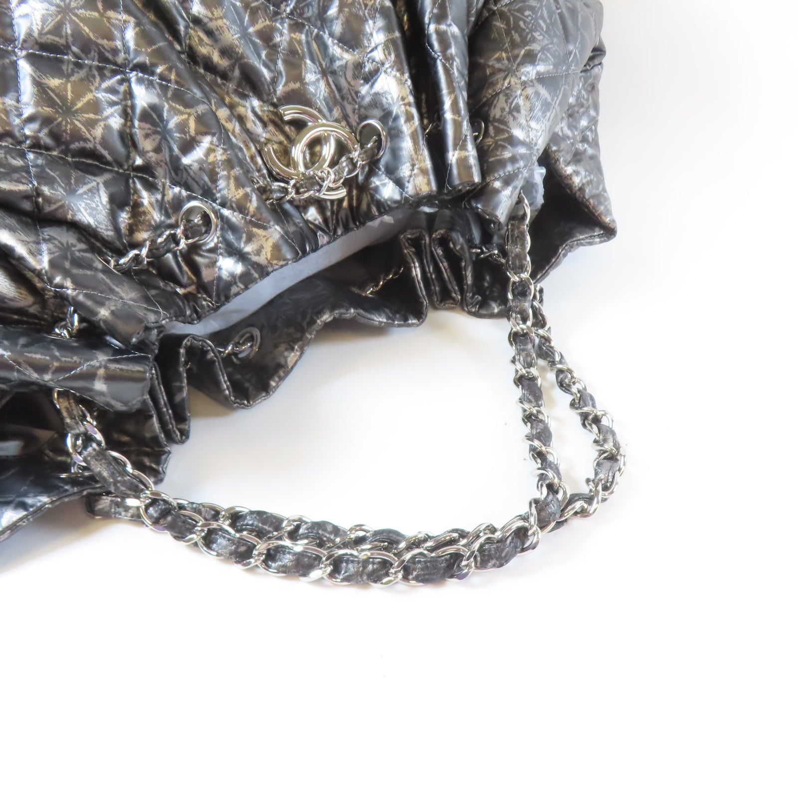 CHANEL 【激減優惠】菱格尼龍Handbag銀扣鏈帶肩背袋黑色/銀灰色