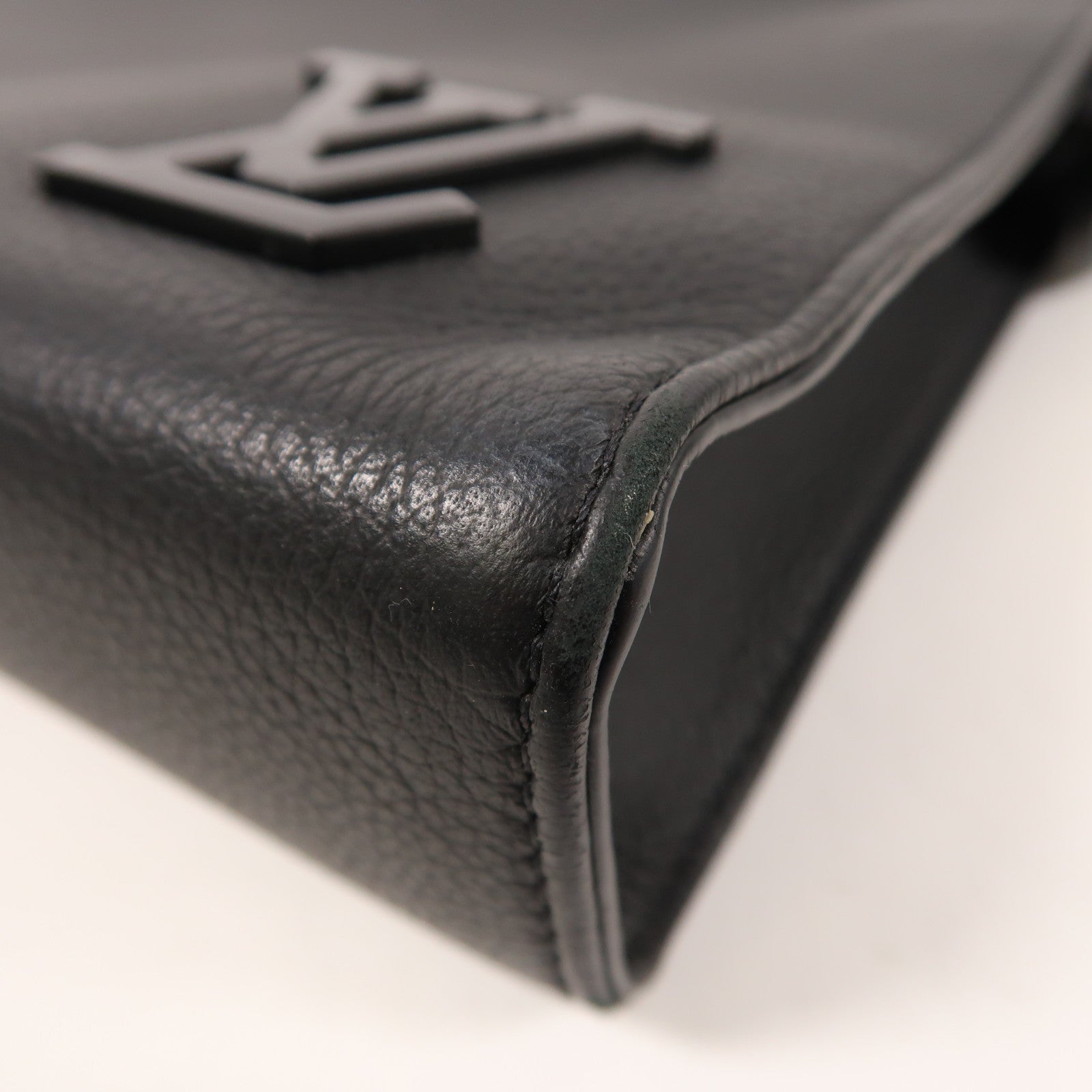 LOUIS VUITTON Aerogram Messenger Voyage斜挎包