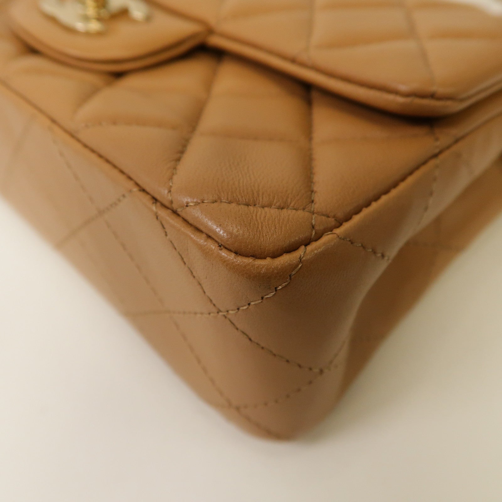 CHANEL 菱格羊皮皮革Classic 20金扣肩背袋啡色