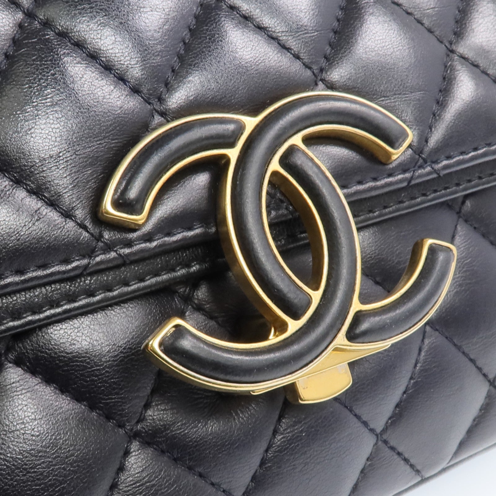 CHANEL 羊皮皮革Chain Shoulder金扣鏈帶肩背袋