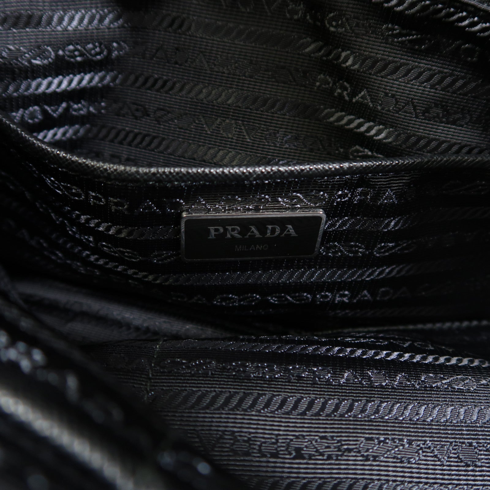 PRADA 尼龍Shoulder Bag銀扣鏈帶肩背袋