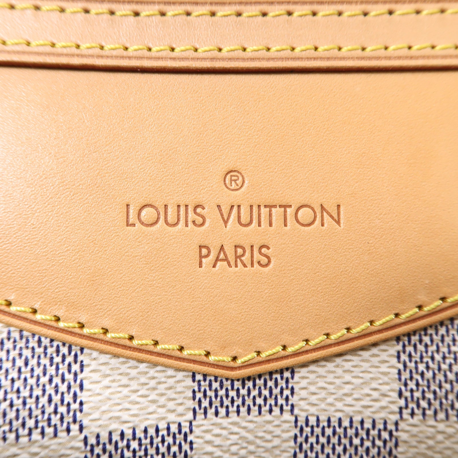 LOUIS VUITTON Damier Azur Siracusa金扣肩背袋白色