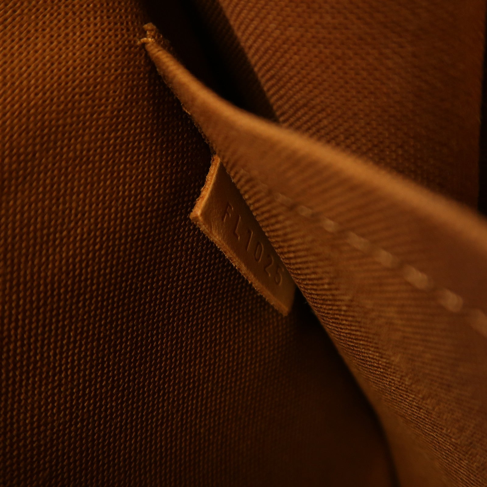 LOUIS VUITTON Monogram Popincort Haut金扣肩背袋啡色