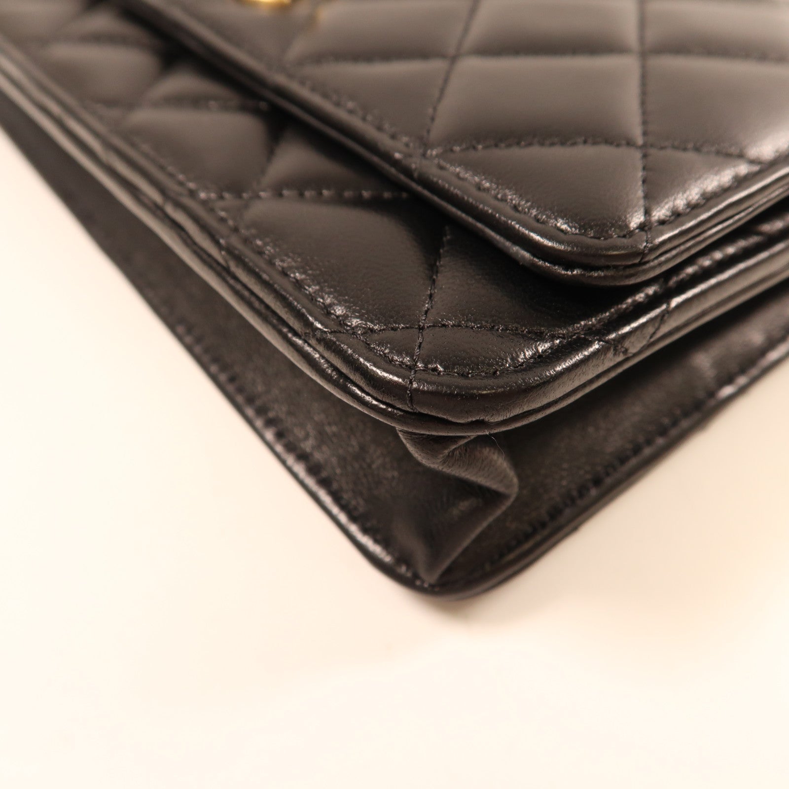 CHANEL 羊皮皮革Wallet On Chain金扣鏈帶肩背袋黑色