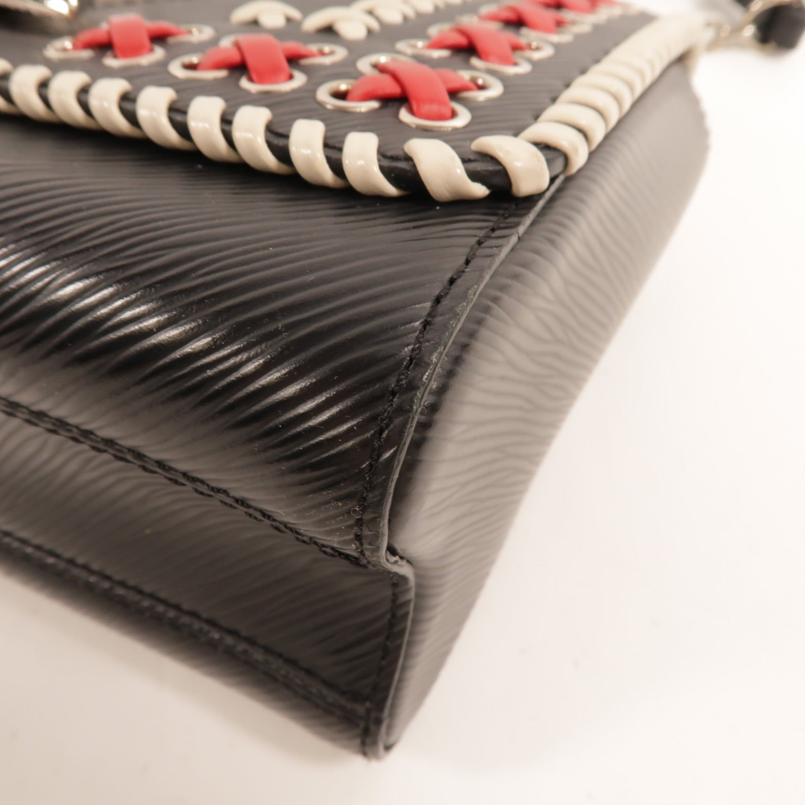 LOUIS VUITTON Epi Twist MM銀扣鏈帶肩背袋