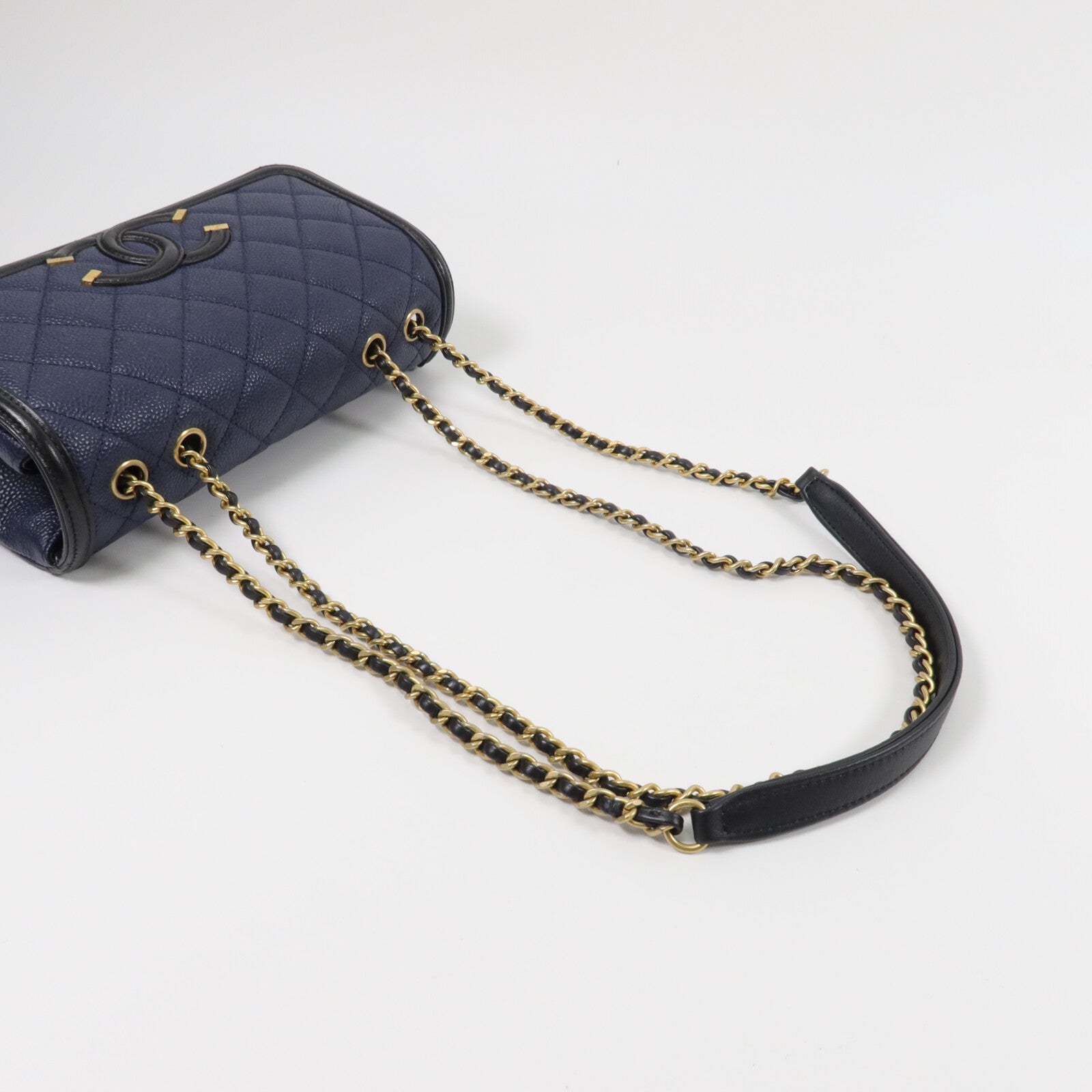 CHANEL 牛皮皮革CC Filigree Small Flap Bag鏈帶肩背袋