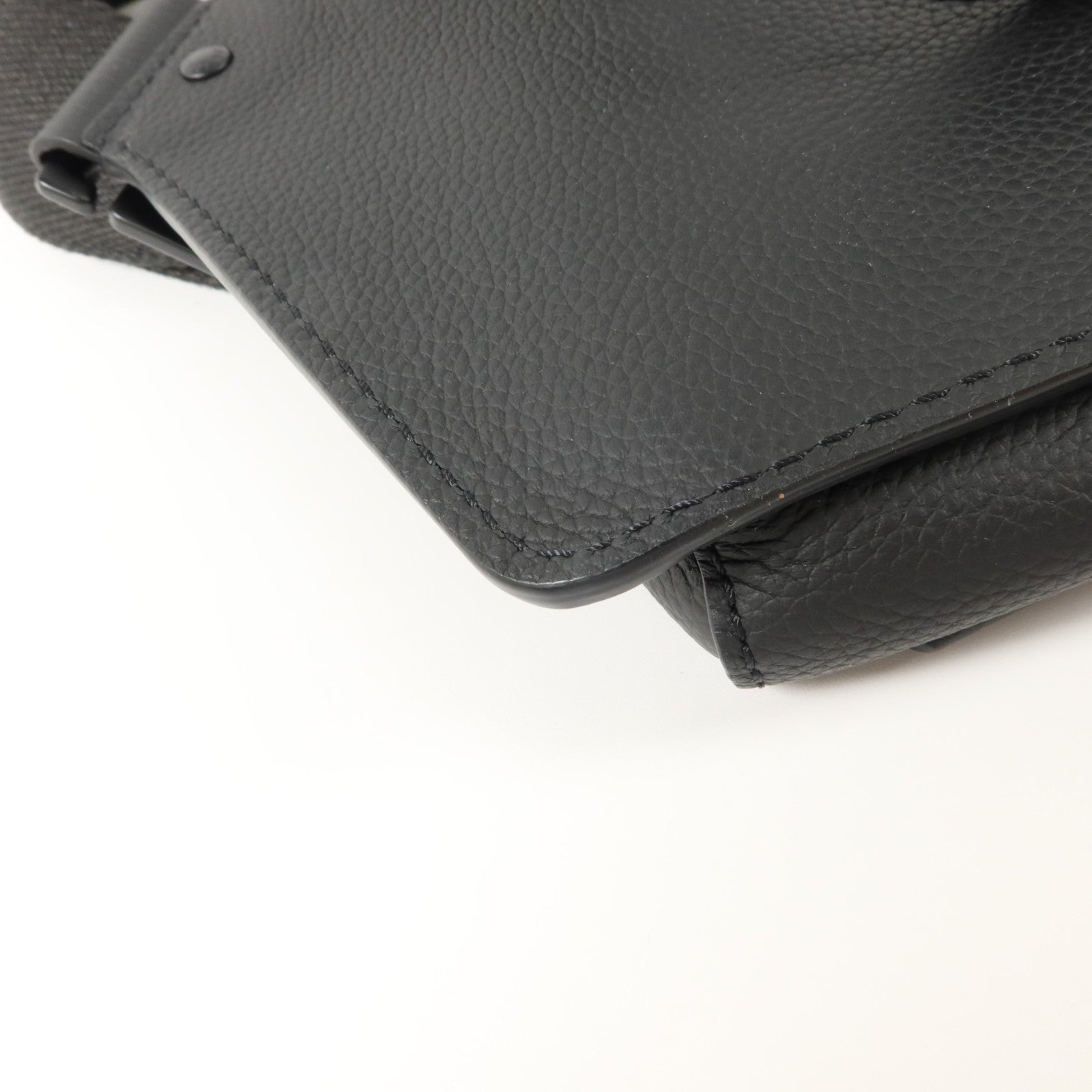 LOUIS VUITTON 牛皮皮革Aerogram Takeoff Sling Bag肩背袋